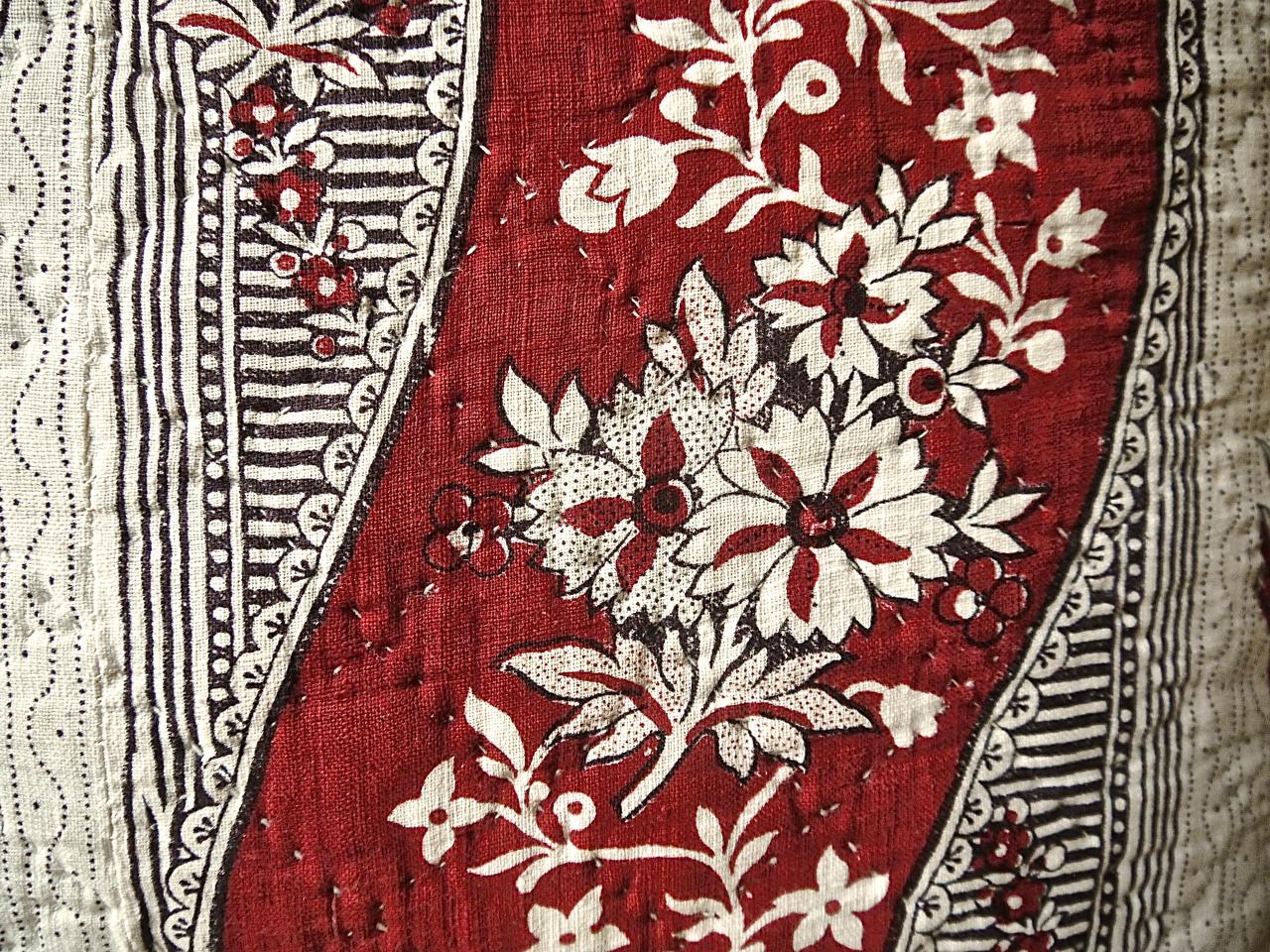 Red and White Stylised Flower Block Printed Cotton Pillow, French, 18th Century In Good Condition For Sale In London, GB