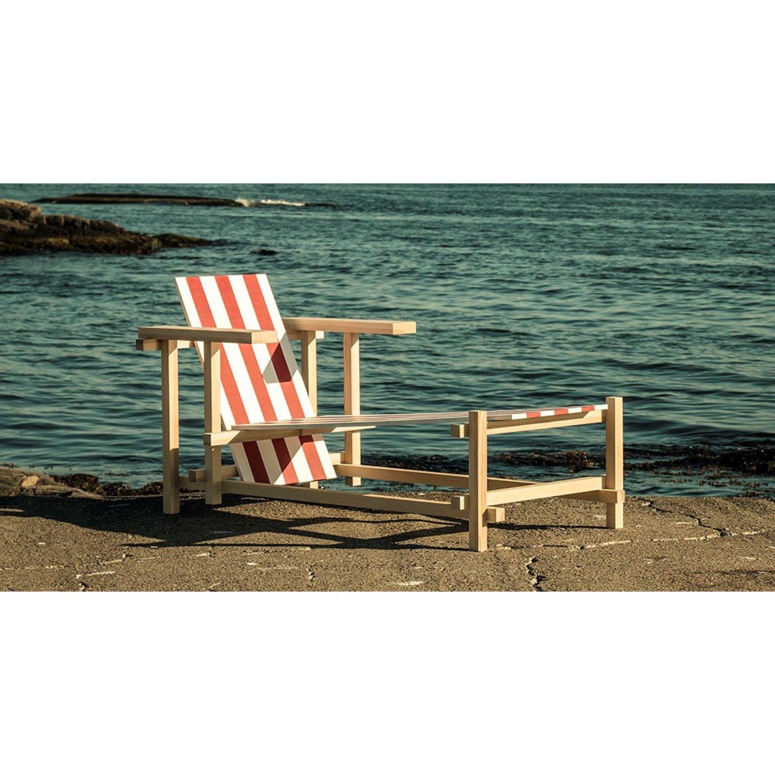 Red and white sunlounger by Edvin Klasson
Limited edition
2015-16
Dimensions: H 66 x W 66 x D 132 cm
Materials: Untreated heart pine, laminated birch plywood, PVC car wrapping film.

Red and White Sunlounger is an evolution of Gerrit