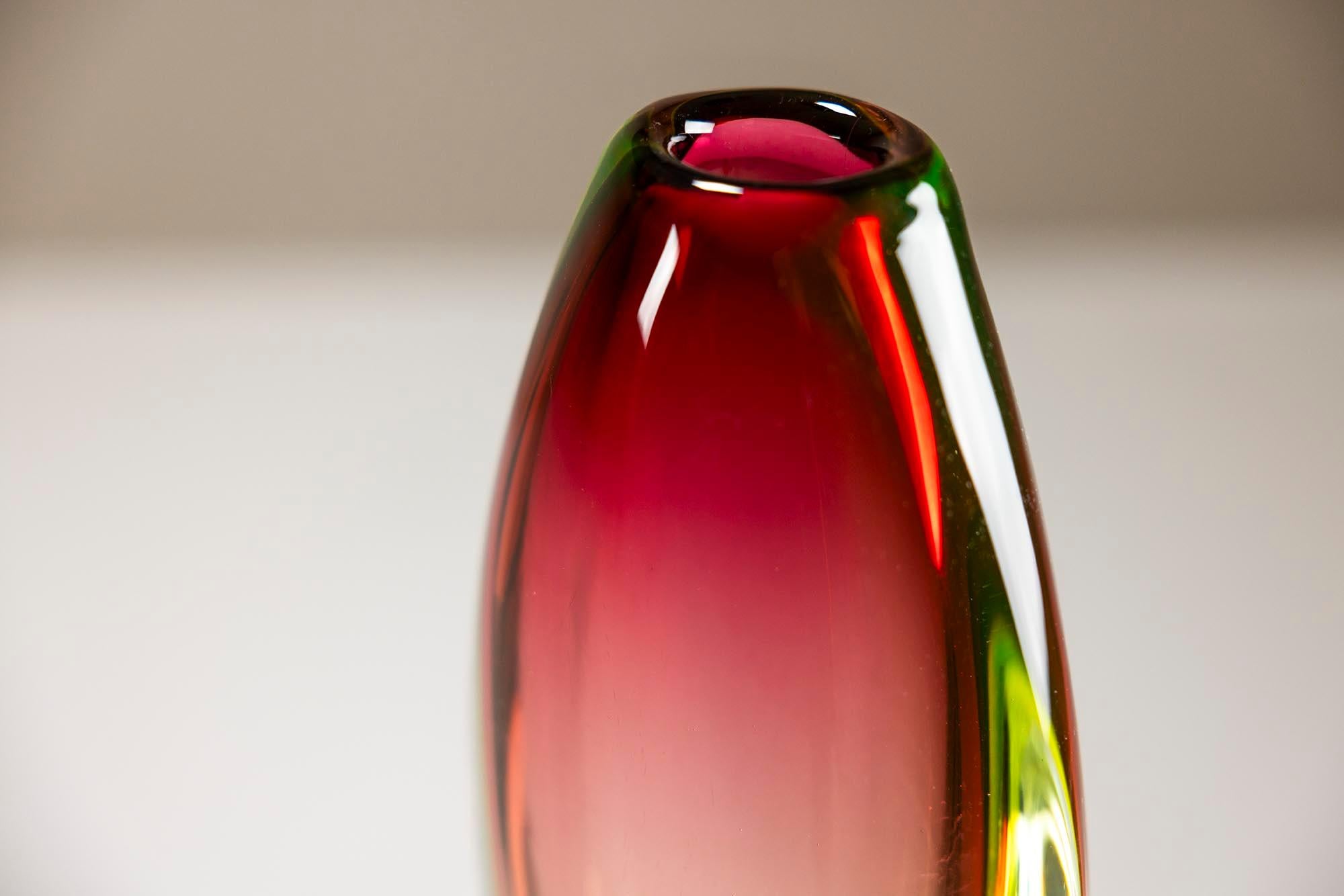 Red and Yellow Murano Sommerso Vase by Flavio Poli for Seguso Vetri d'Arte In Good Condition In Hellouw, NL