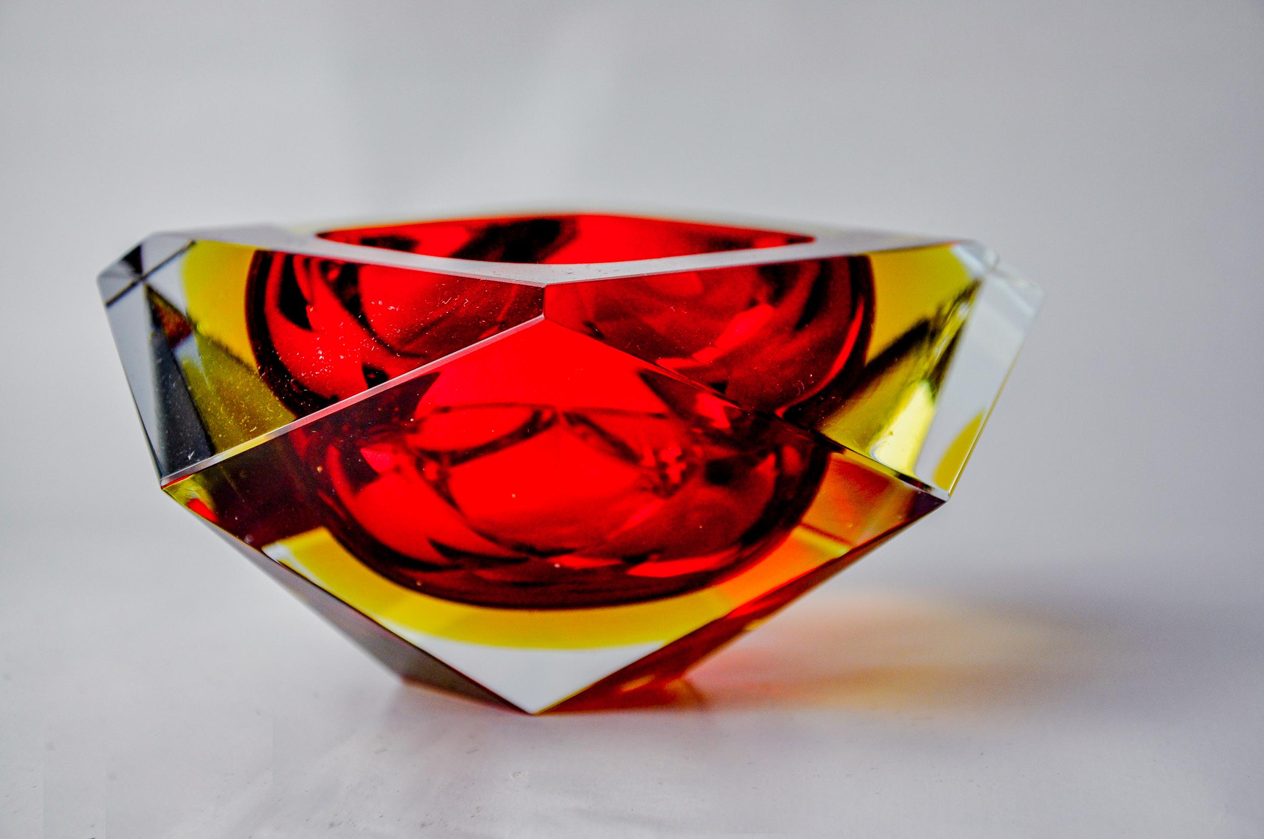 Italian Red and yellow Sommerso ashtray by seguso, faceted glass, murano, italy, 1970 For Sale