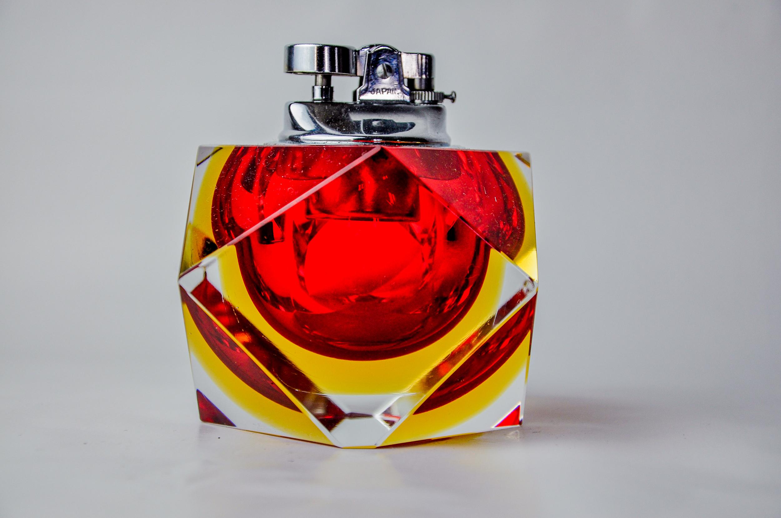 Hollywood Regency Red and yellow sommerso lighter by seguso, faceted glass, murano, italy, 1970 For Sale