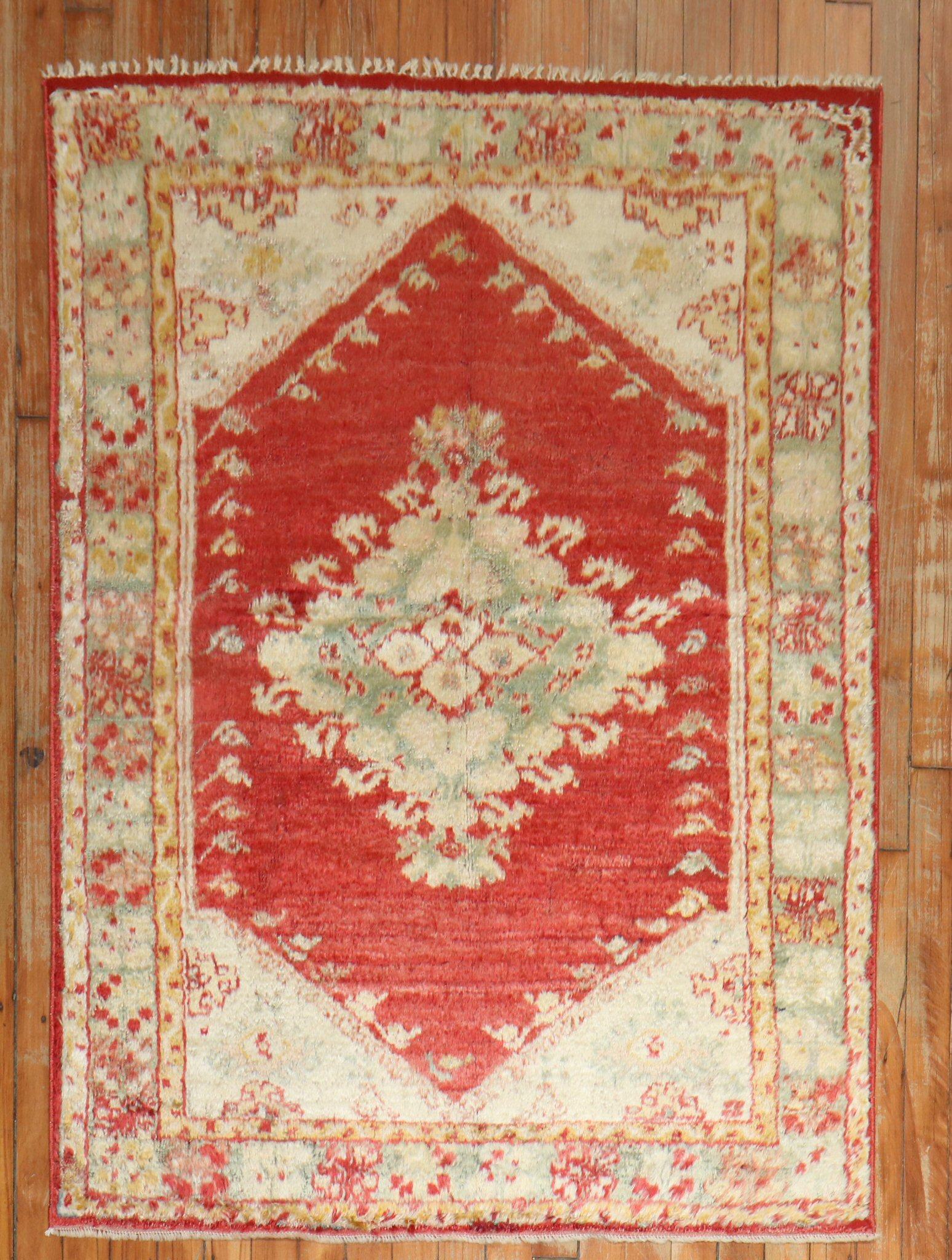 Red Angora Antique Oushak Rug In Good Condition For Sale In New York, NY
