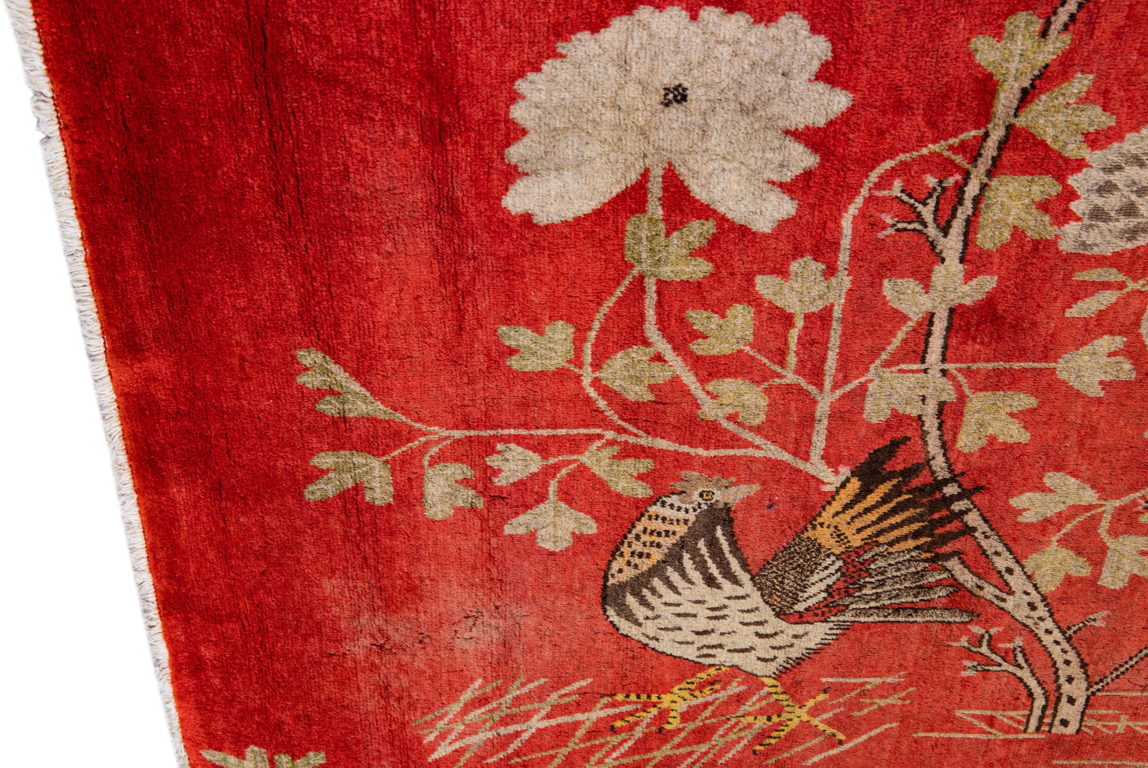 Roter antiker Samarkand-Wollteppich mit Bildmotiv aus dem 20. Jahrhundert im Angebot 2