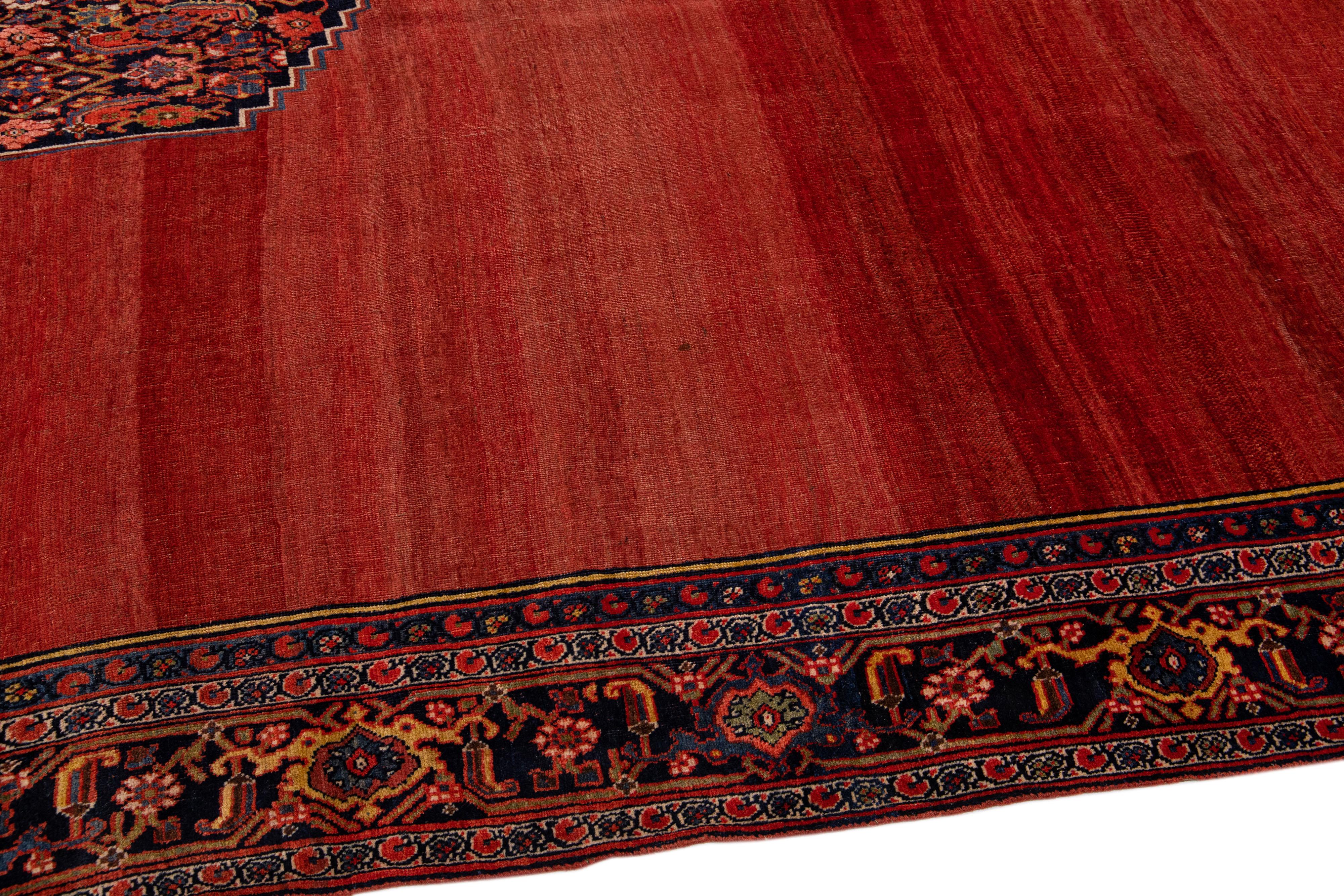 Red Antique Bidjar Handmade Persian Wool Rug with Medallion Motif For Sale 1