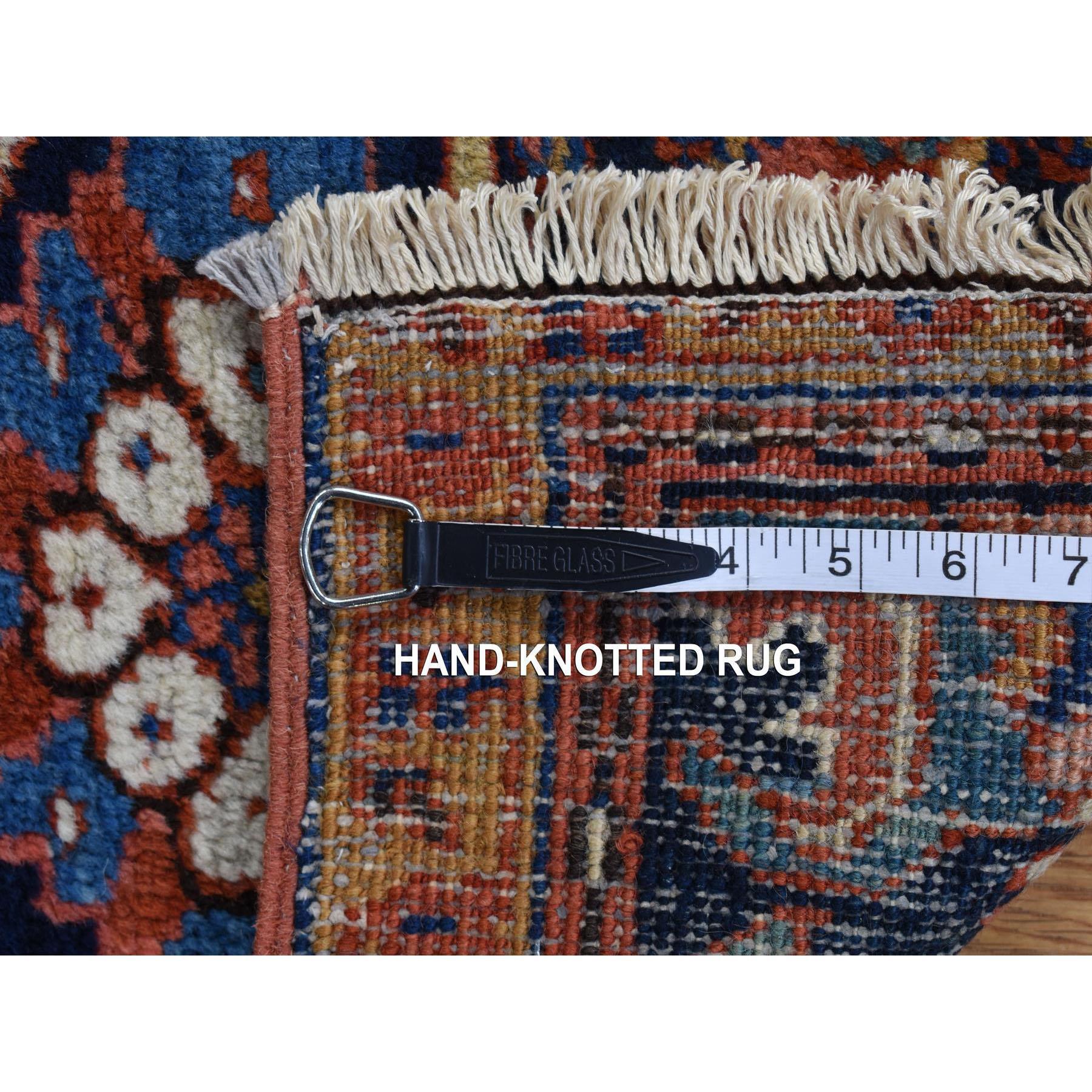 Roter antiker persischer Heris-Teppich aus handgeknüpfter Wolle in gutem Zustand 8'6