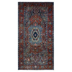 Roter antiker persischer Heriz-Teppich aus handgeknüpfter, sauberer Wolle in Galeriegröße