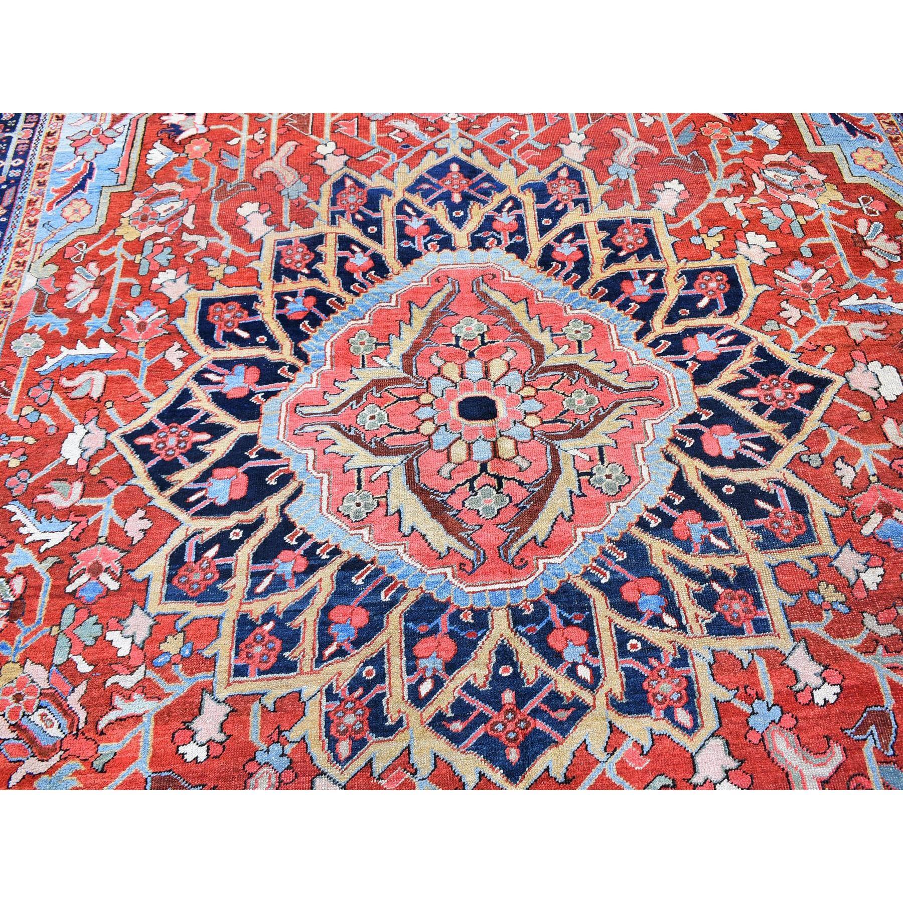 Wool Red Antique Persian Heriz Flower Medallion Design Oriental Rug