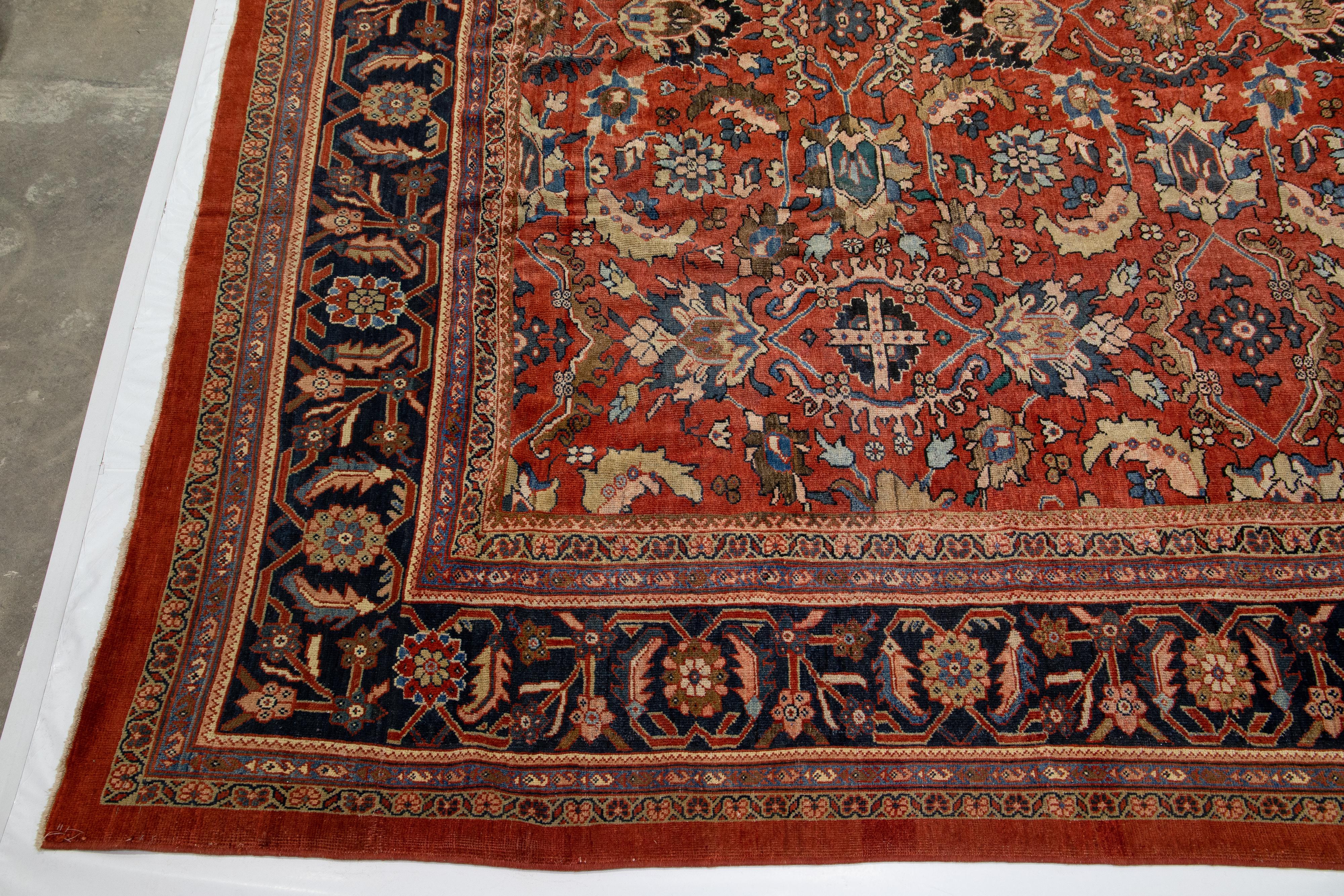 Roter antiker persischer Mahal handgefertigter geblümter Wollteppich in Übergröße im Angebot 2