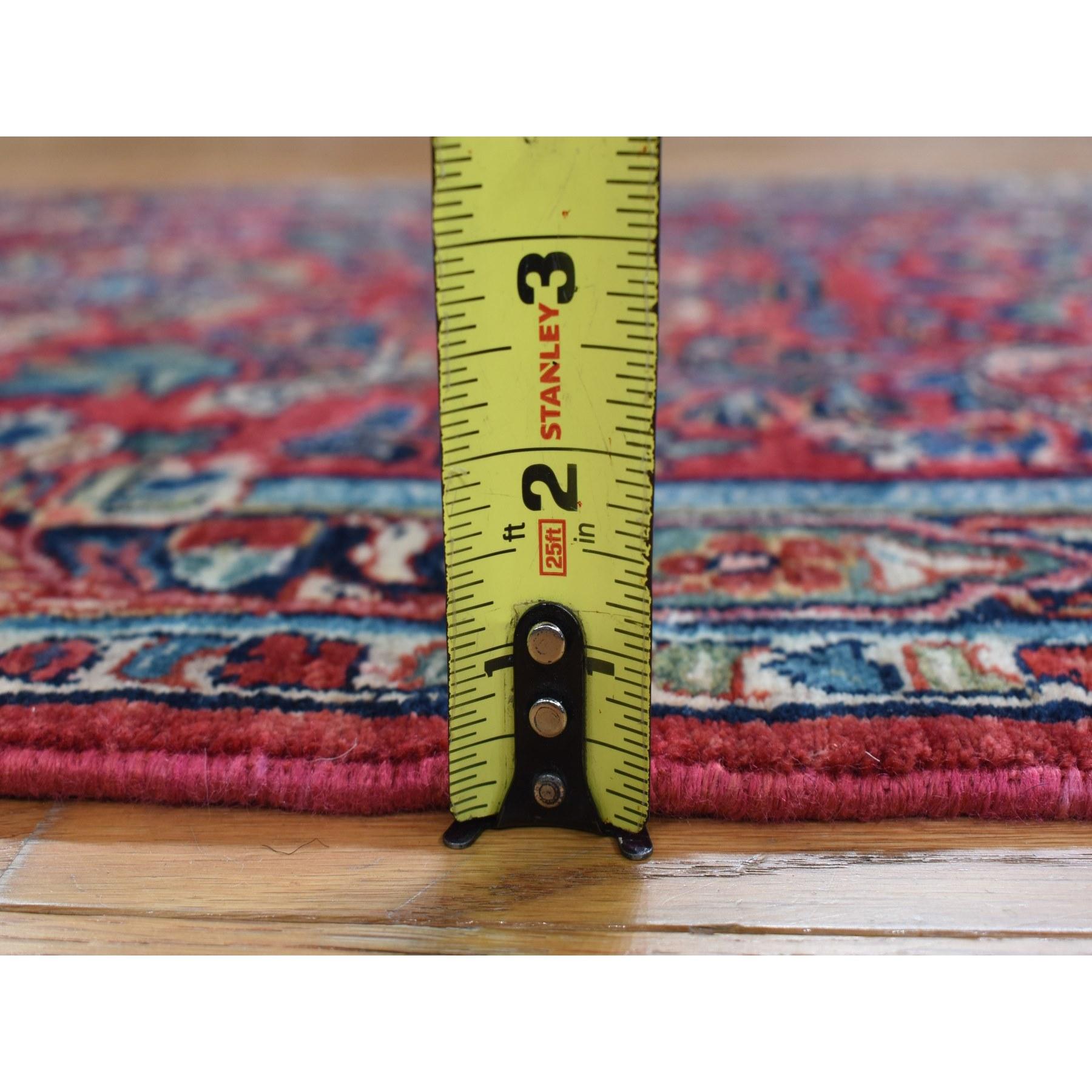 Roter antiker persischer Saroogh handgeknüpfter, gewaschener, handgeknüpfter, XL-Läufer aus Wolle, 2'6