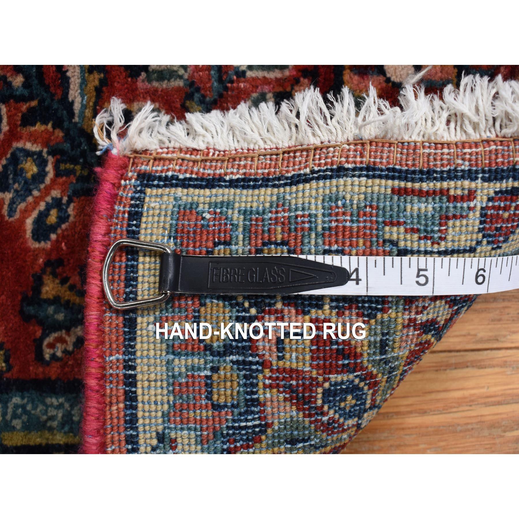 Roter antiker persischer Saroogh handgeknüpfter, gewaschener, handgeknüpfter, XL-Läufer aus Wolle, 2'6