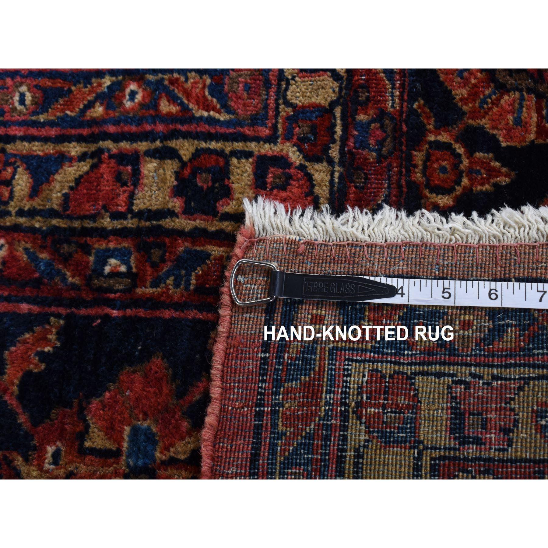Handgeknüpfter übergroßer antiker persischer Sarouk-Teppich aus reiner Wolle in Rot im Angebot 3