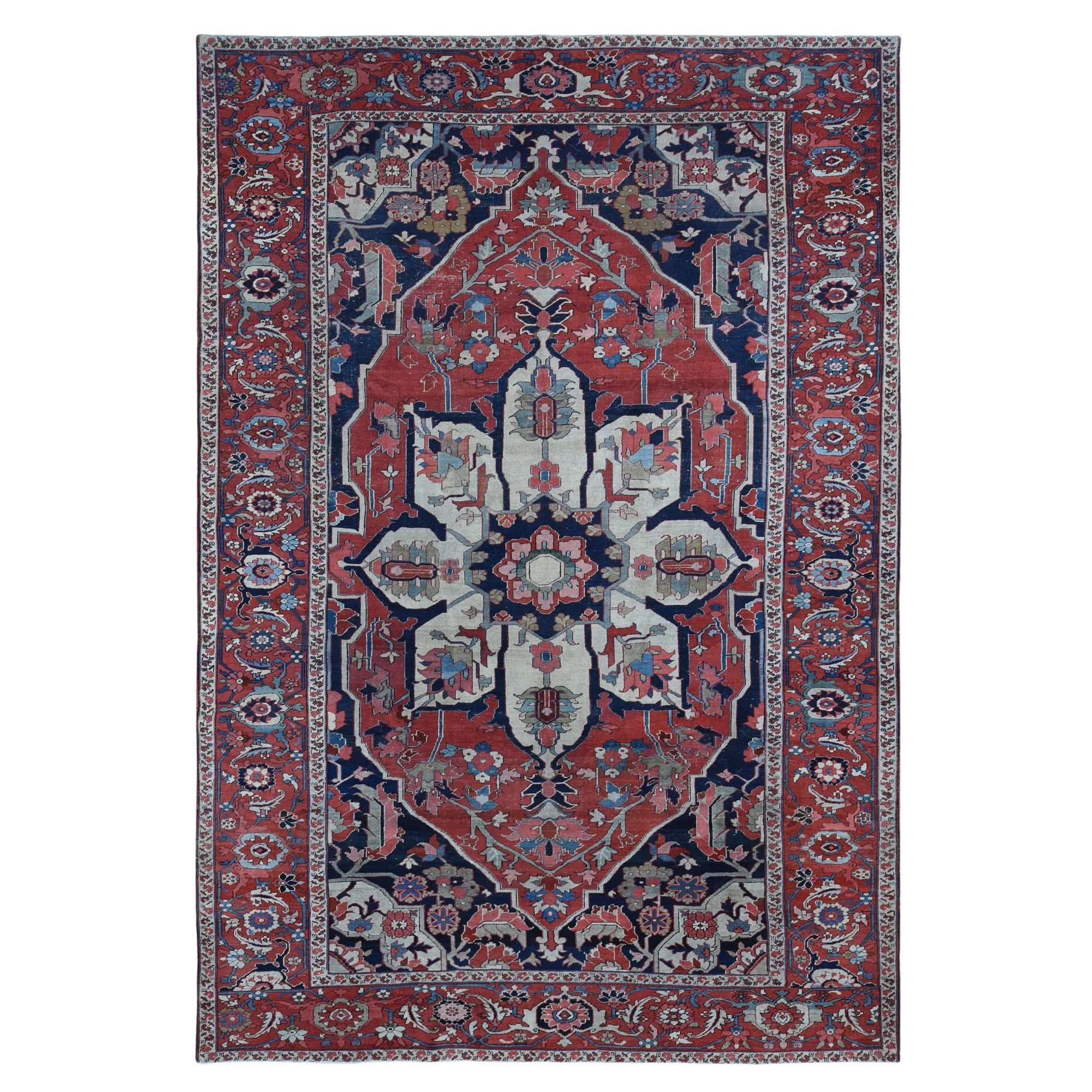 Denim Antiker persischer Täbris sauberer, seltener, handgeknüpfter Teppich  in Mustaffi-Design aus Wolle im Angebot bei 1stDibs