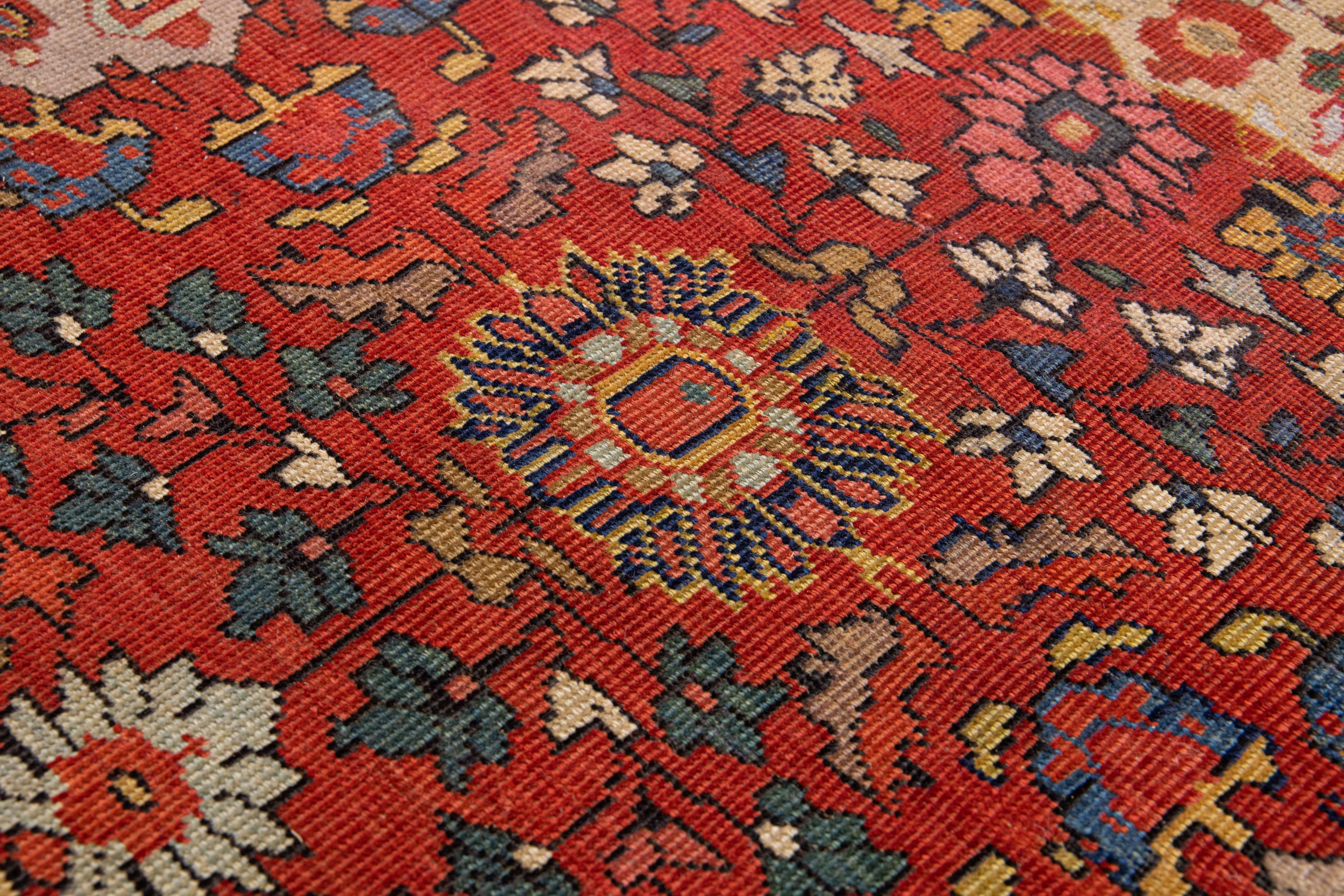 20ième siècle Tapis rouge ancien en laine persane Sultanabad fait à la main avec motif sur toute sa surface en vente