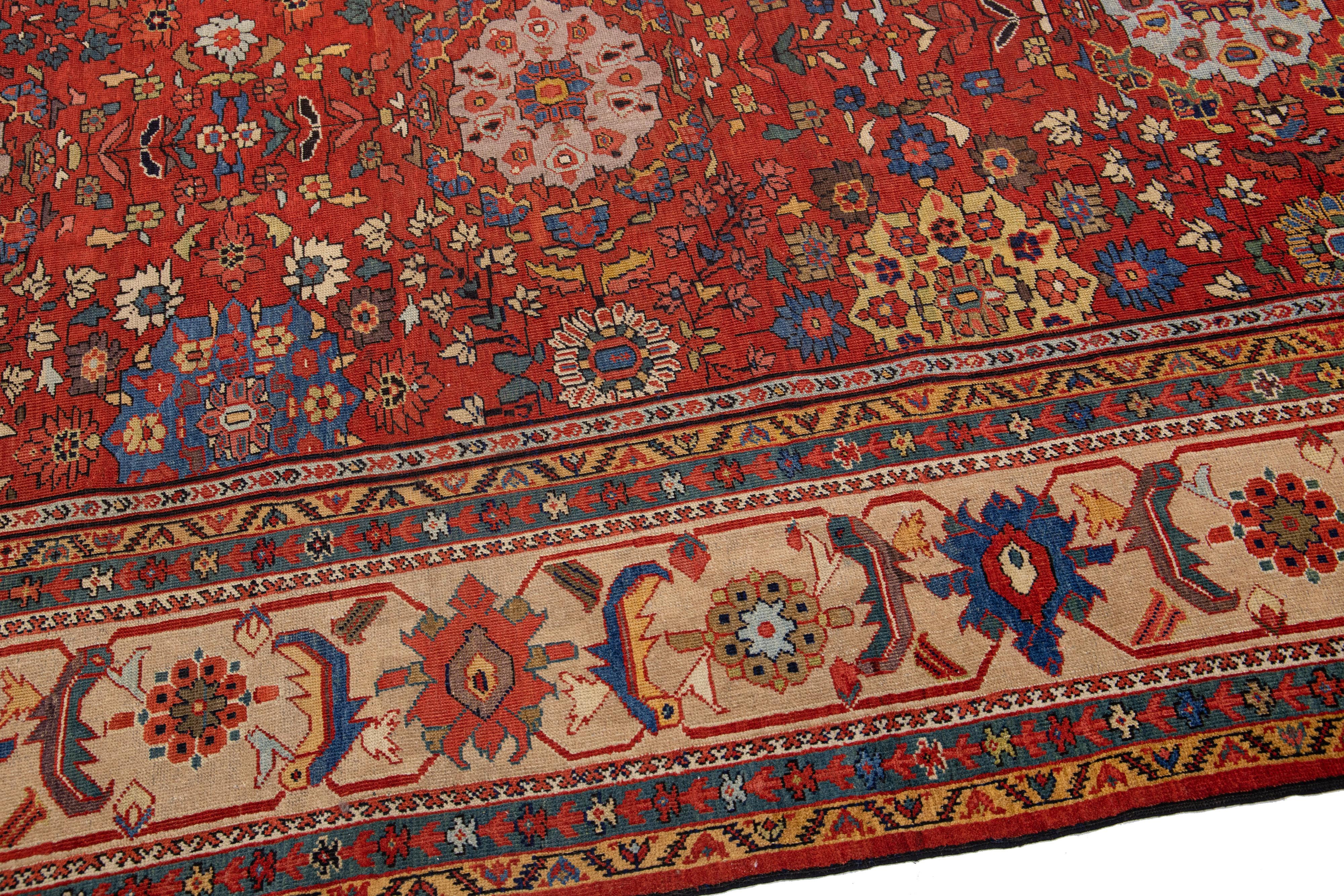 Laine Tapis rouge ancien en laine persane Sultanabad fait à la main avec motif sur toute sa surface en vente