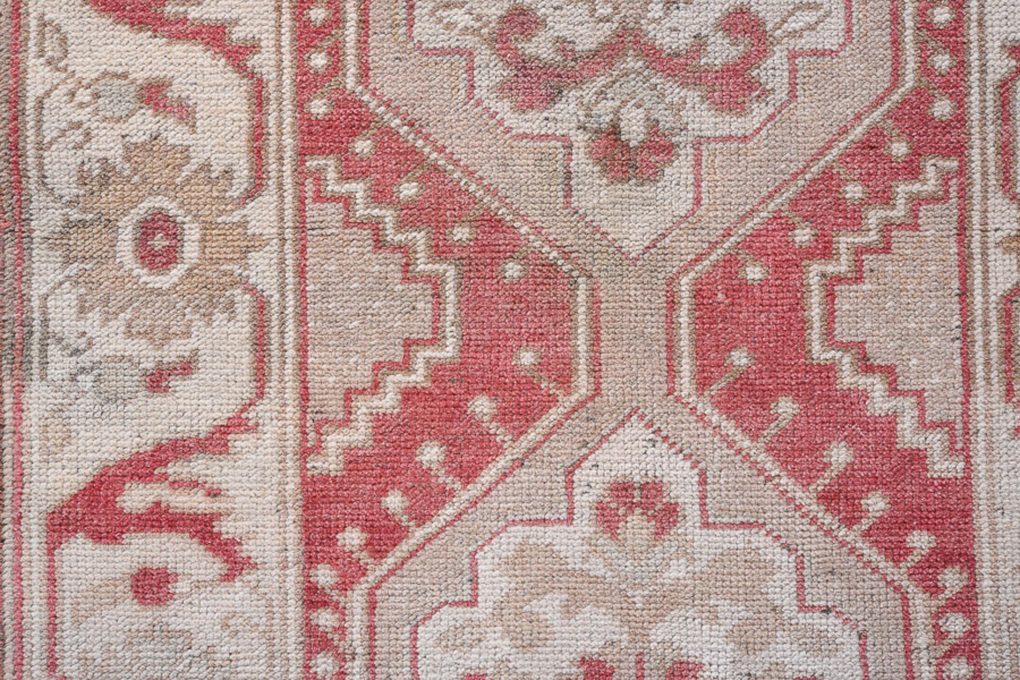 Turco Runner Oushak rosso con lavaggio antico in vendita
