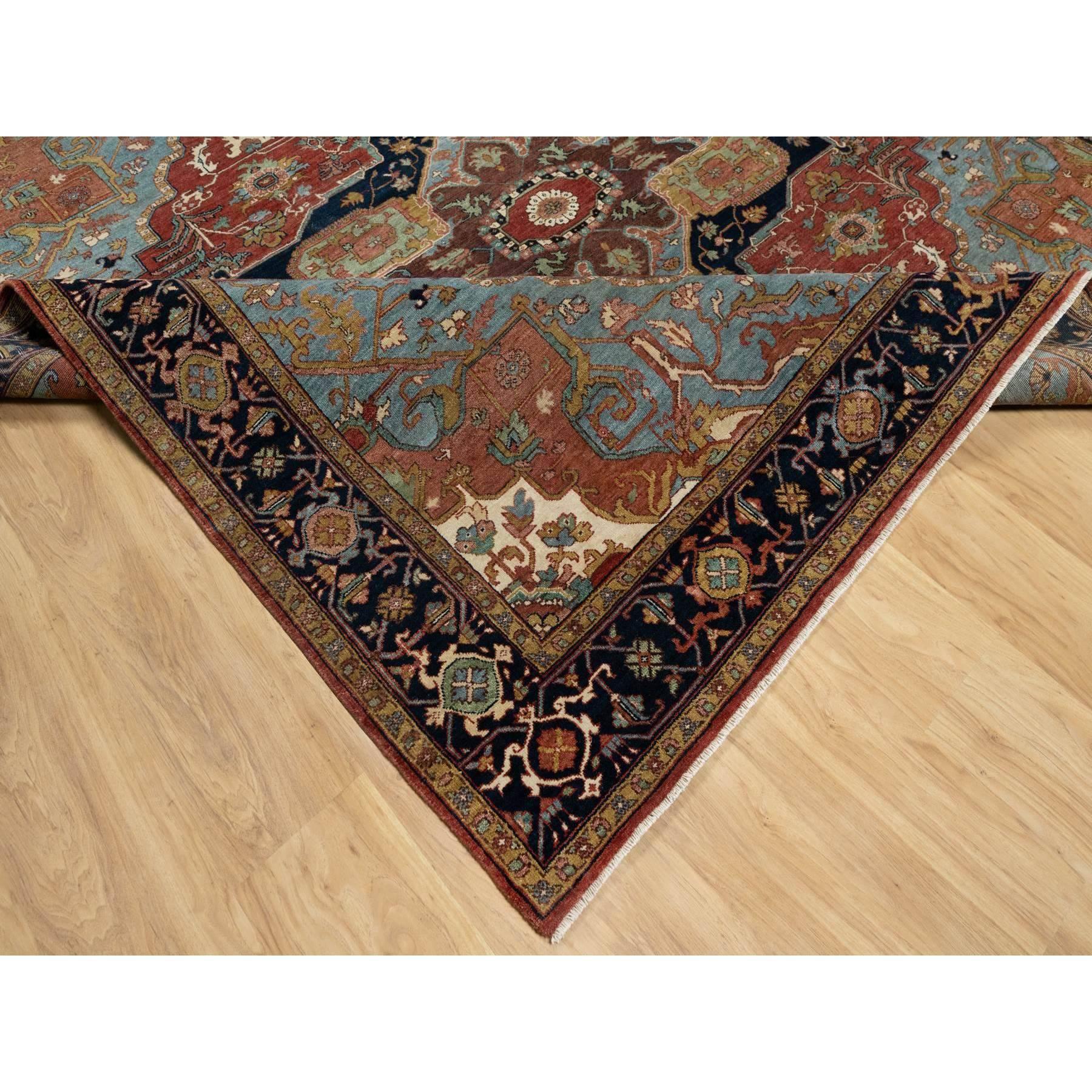 Roter, antiker, handgeknüpfter, quadratischer, antiker, feiner Heriz-Re-Creation-Teppich aus Wolle, 8'1