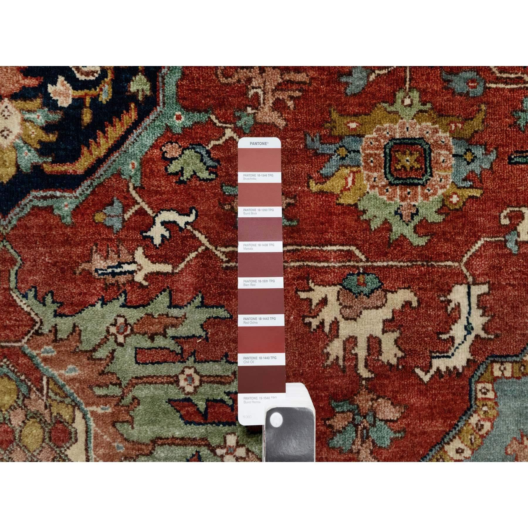 Roter, antiker, handgeknüpfter, quadratischer, antiker, feiner Heriz-Re-Creation-Teppich aus Wolle, 8'1