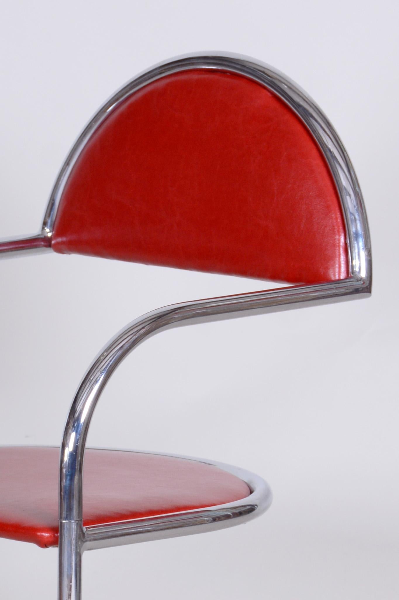 Silla Art Decó/Bauhaus roja fabricada en Chequia en los años 40, cuero y acero restaurados en venta 5