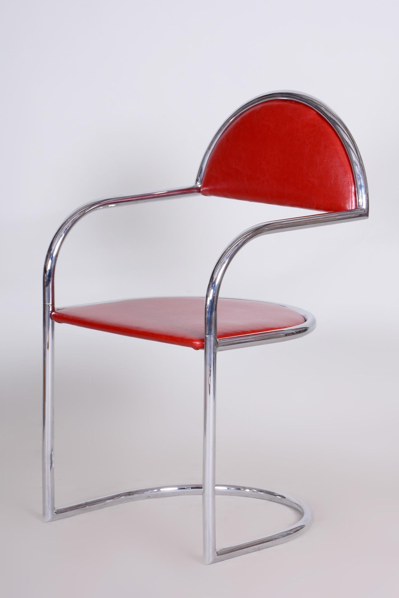 Silla Art Decó/Bauhaus roja fabricada en Chequia en los años 40, cuero y acero restaurados Checo en venta