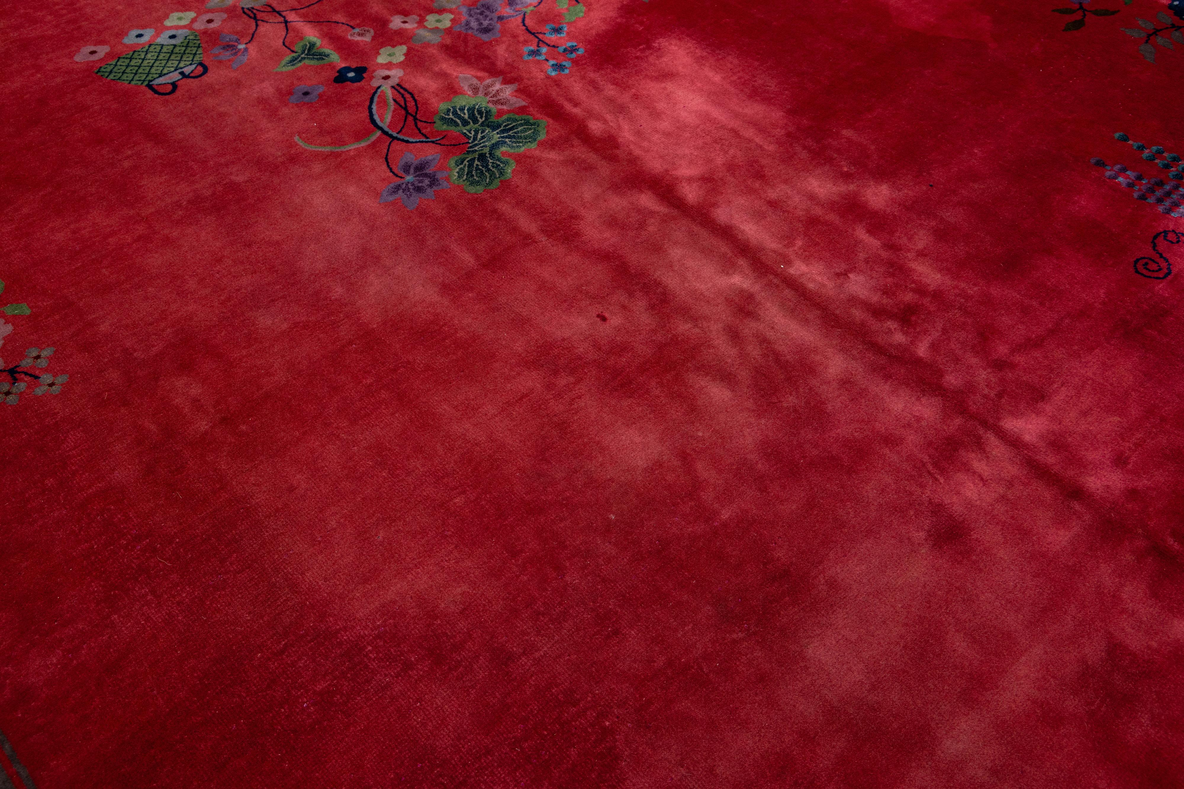Roter Art-Deco-Teppich aus chinesischer Wolle mit Blumenmotiv aus den 1920er Jahren im Angebot 3
