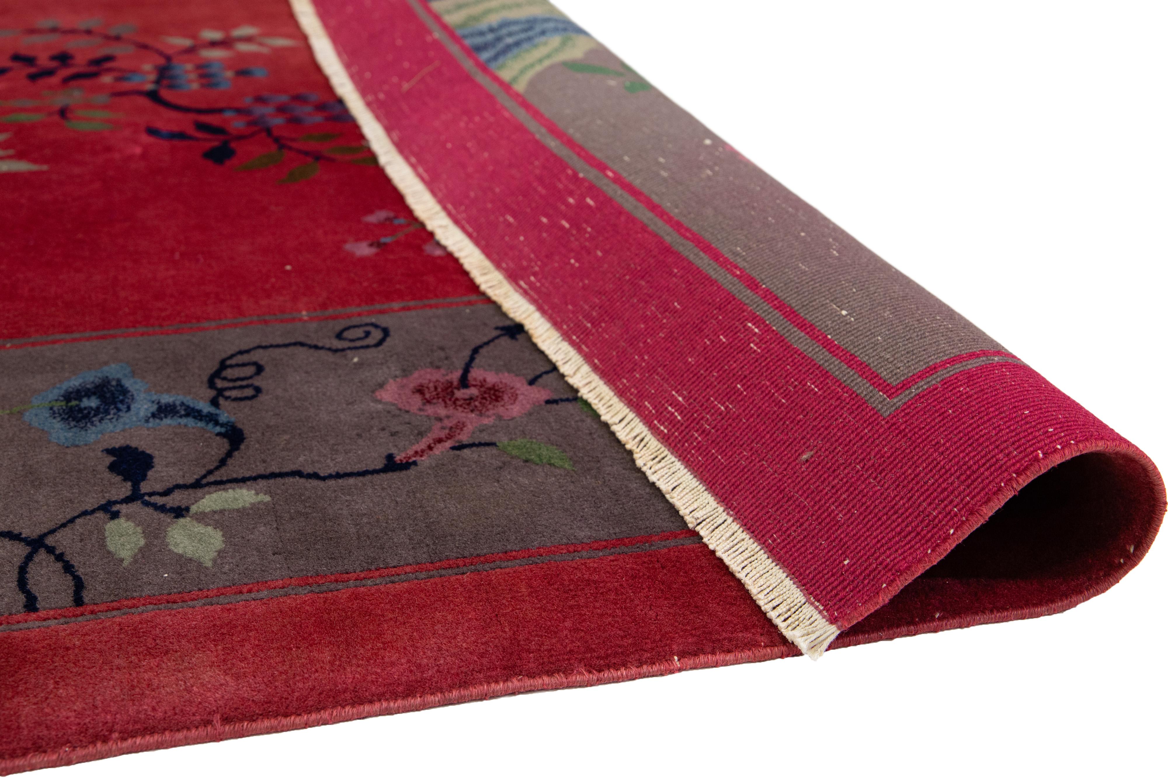 Roter Art-Deco-Teppich aus chinesischer Wolle mit Blumenmotiv aus den 1920er Jahren (Art déco) im Angebot