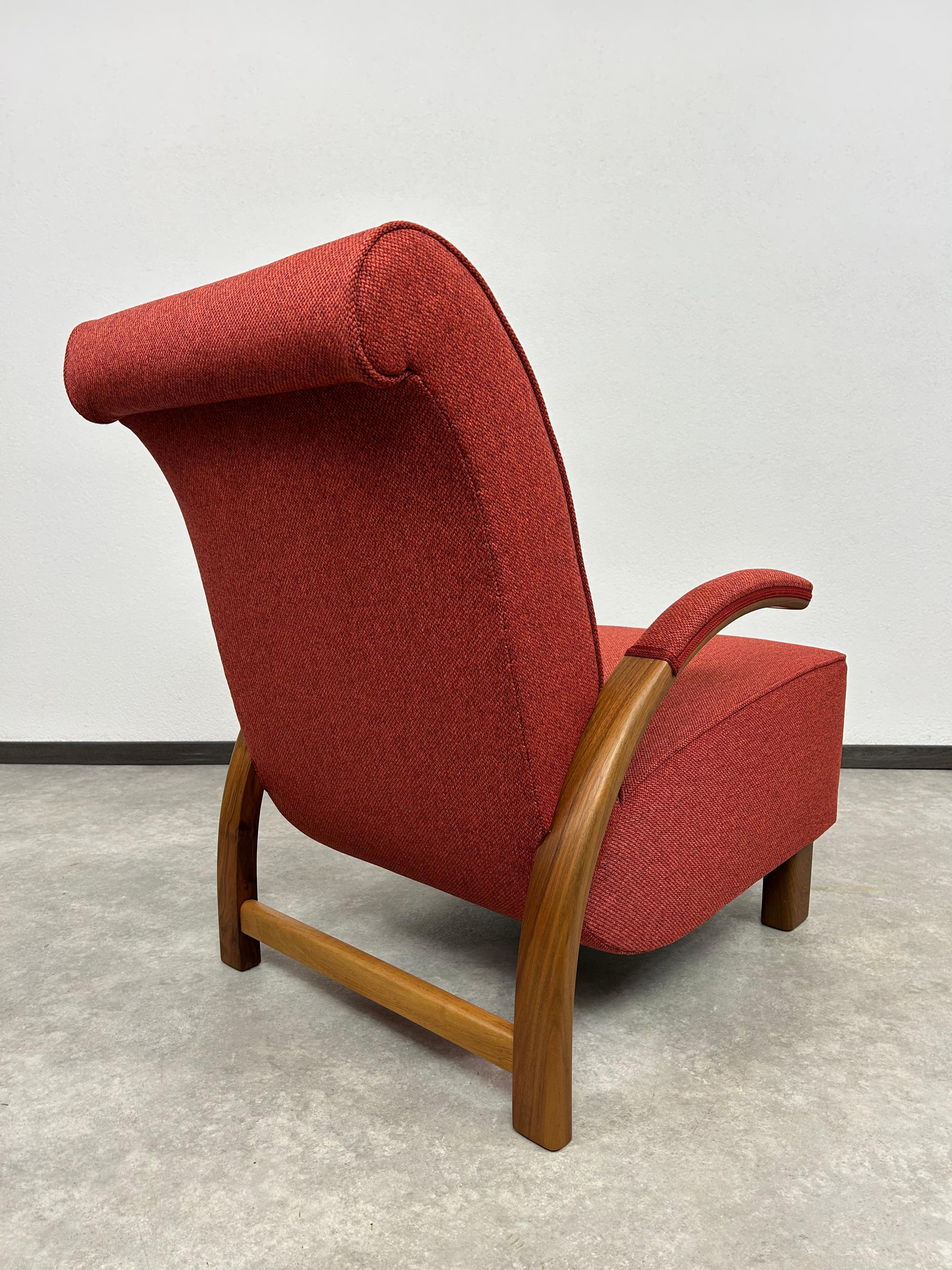 Rote Art-déco-Sessel im Zustand „Hervorragend“ im Angebot in Banská Štiavnica, SK