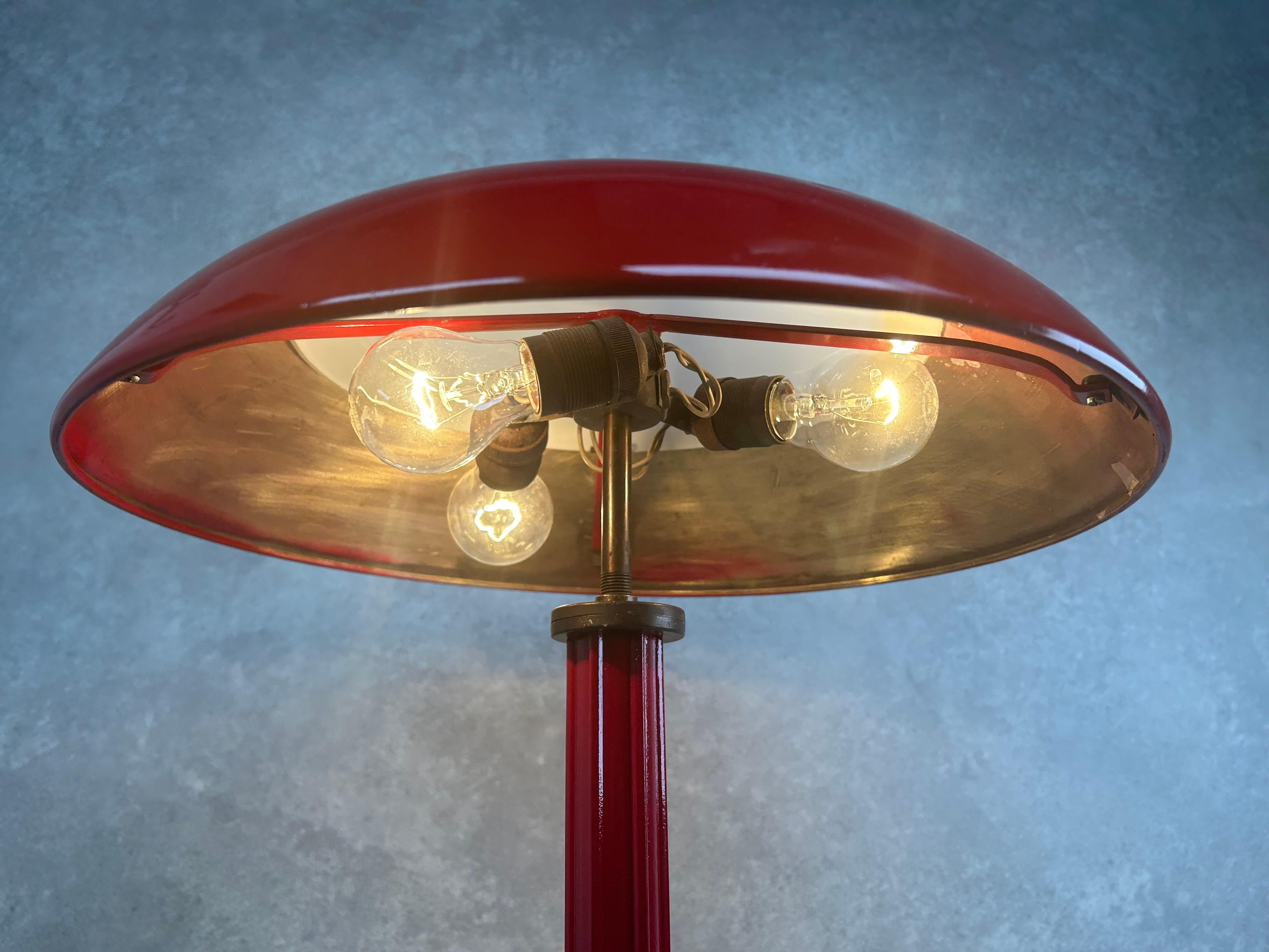 Lámpara de escritorio seta roja art déco en venta 3