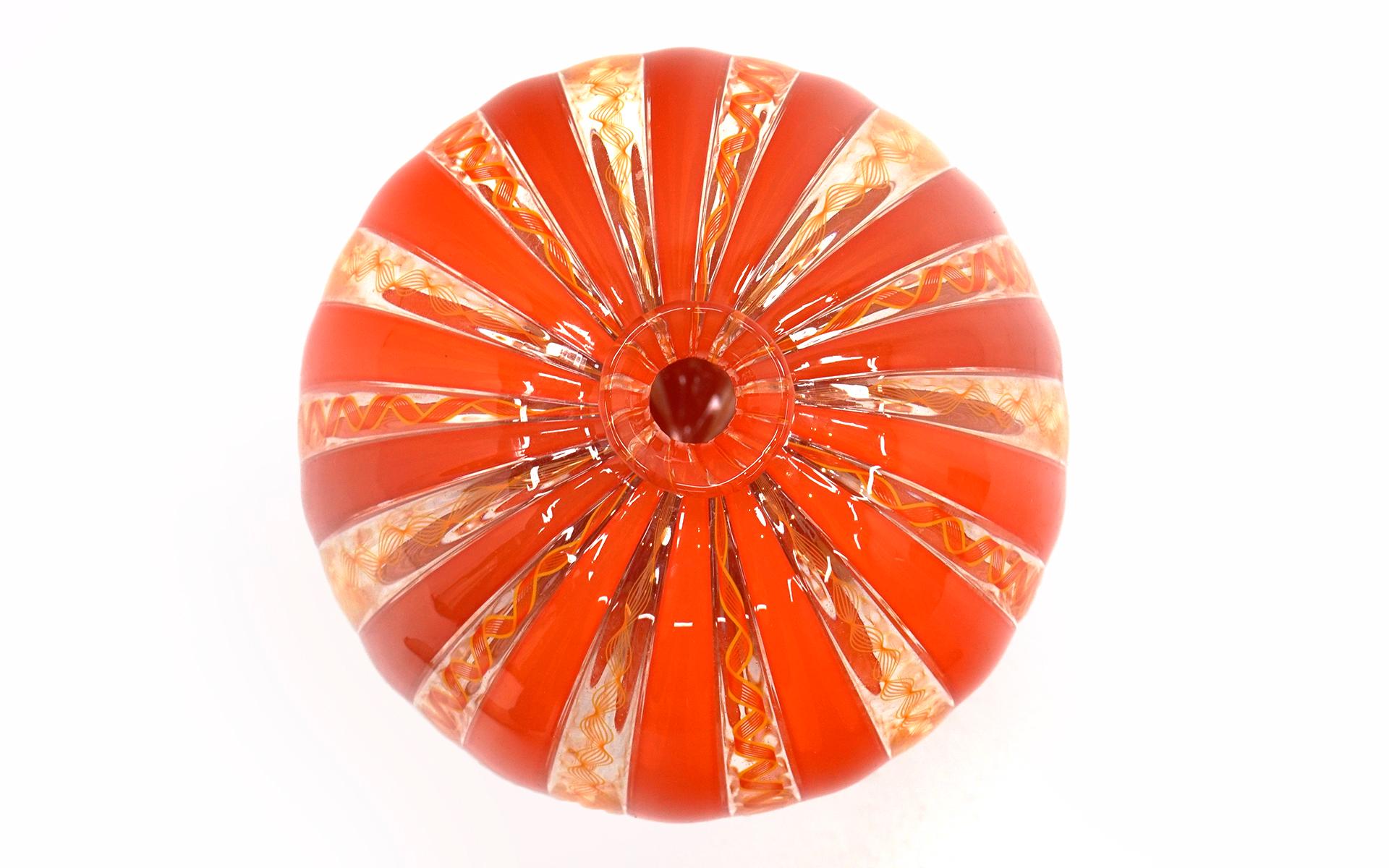 Vase en verre d'art rouge de Sam Stang, 1986, signé Excellent état - En vente à Kansas City, MO