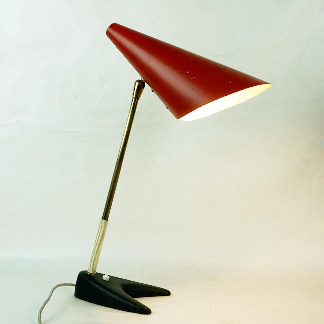 Red Austrian Midcentury Brass and Iron Table Lamp by J. T. Kalmar For Sale 4