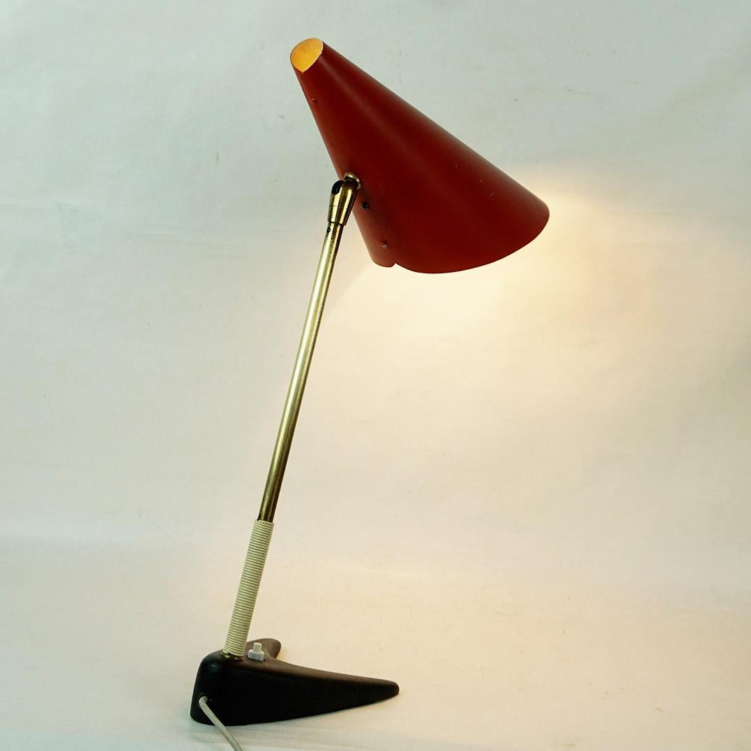 Red Austrian Midcentury Brass and Iron Table Lamp by J. T. Kalmar For Sale 5