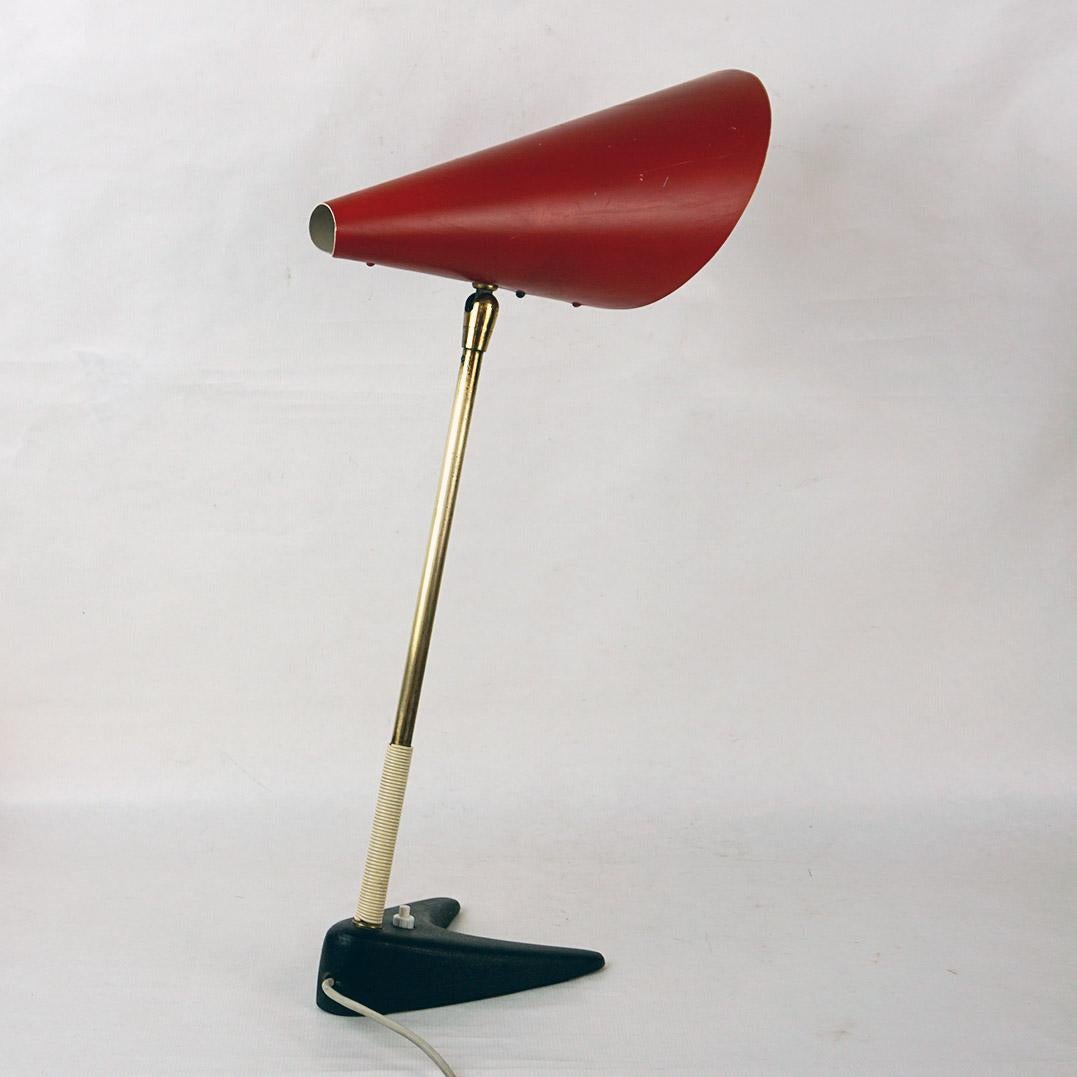 Mid-20th Century Red Austrian Midcentury Brass and Iron Table Lamp by J. T. Kalmar For Sale