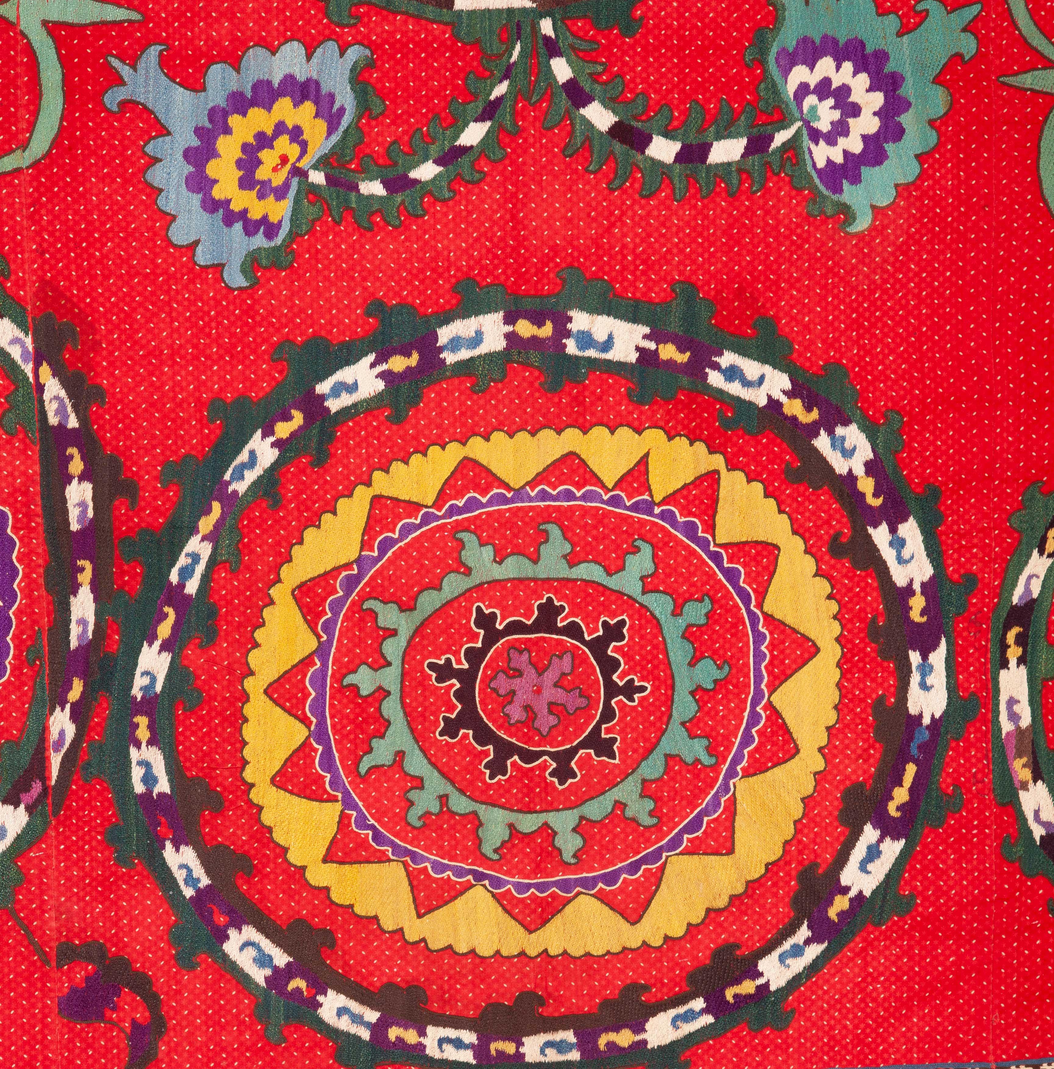 Red Background Suzani from Uzbekistan, Late 19th-Early 20th Century In Good Condition In Istanbul, TR