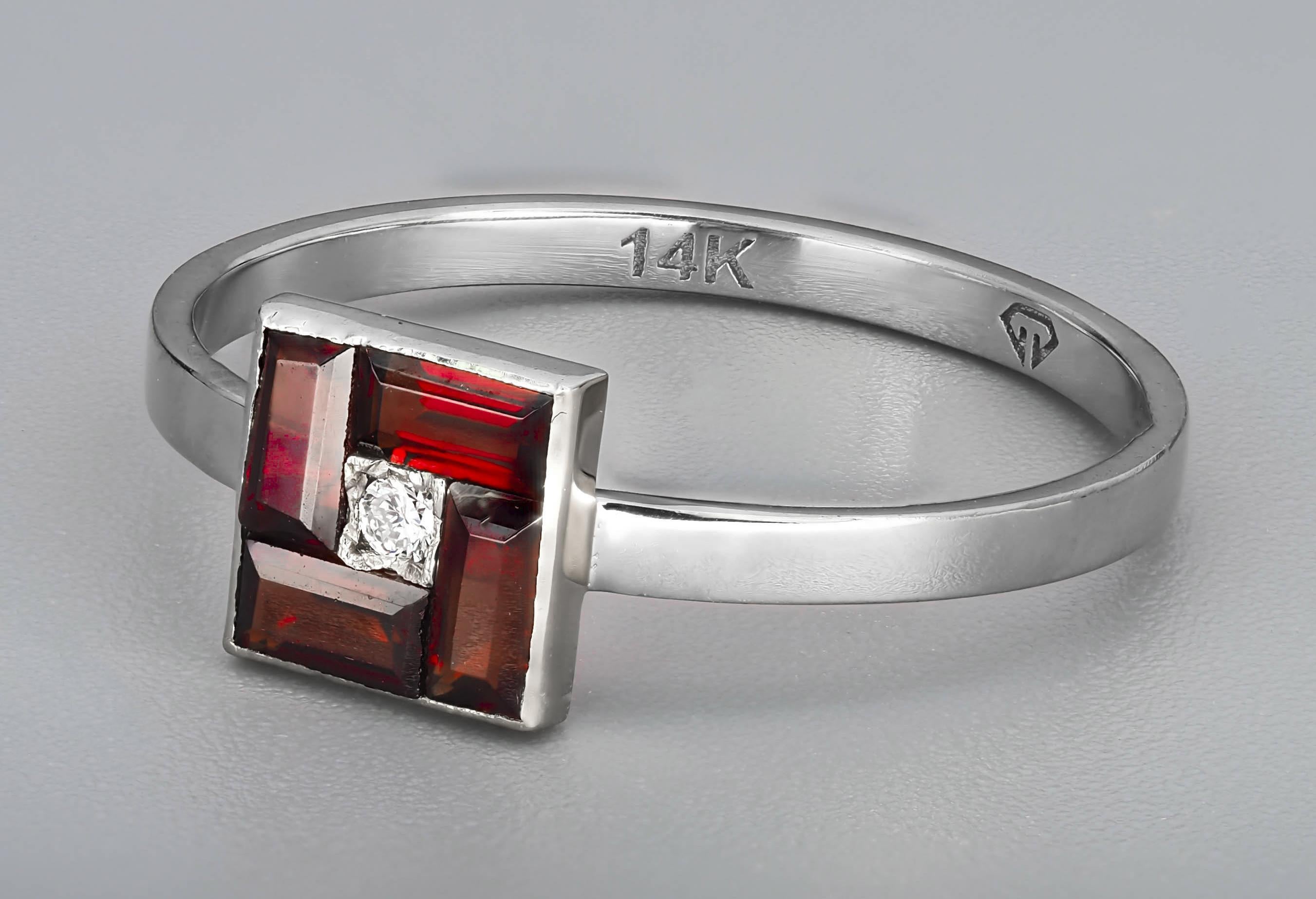 For Sale:  Red baguette 14k gold ring 3