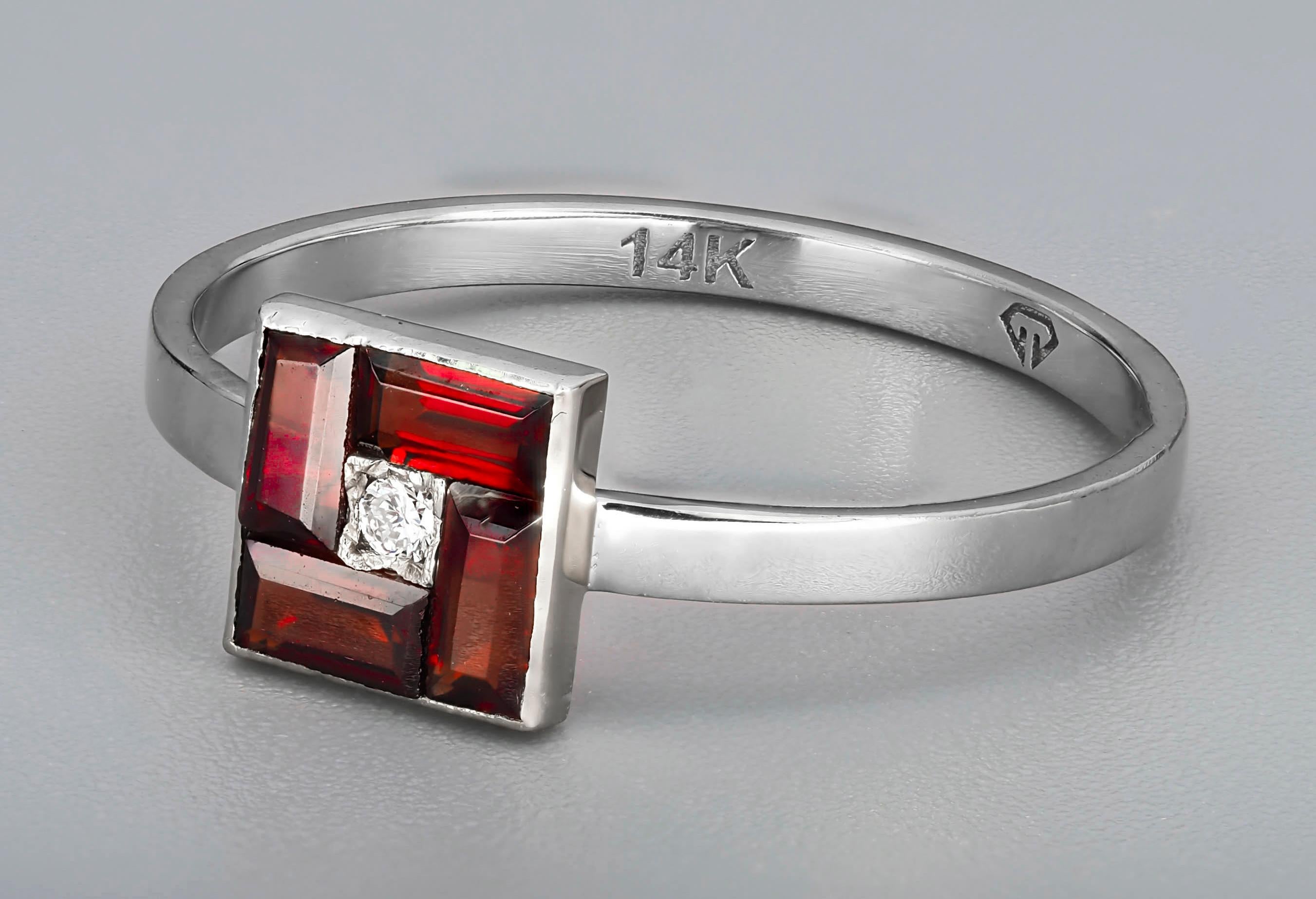 Baguette Cut Red baguette 14k gold ring. For Sale