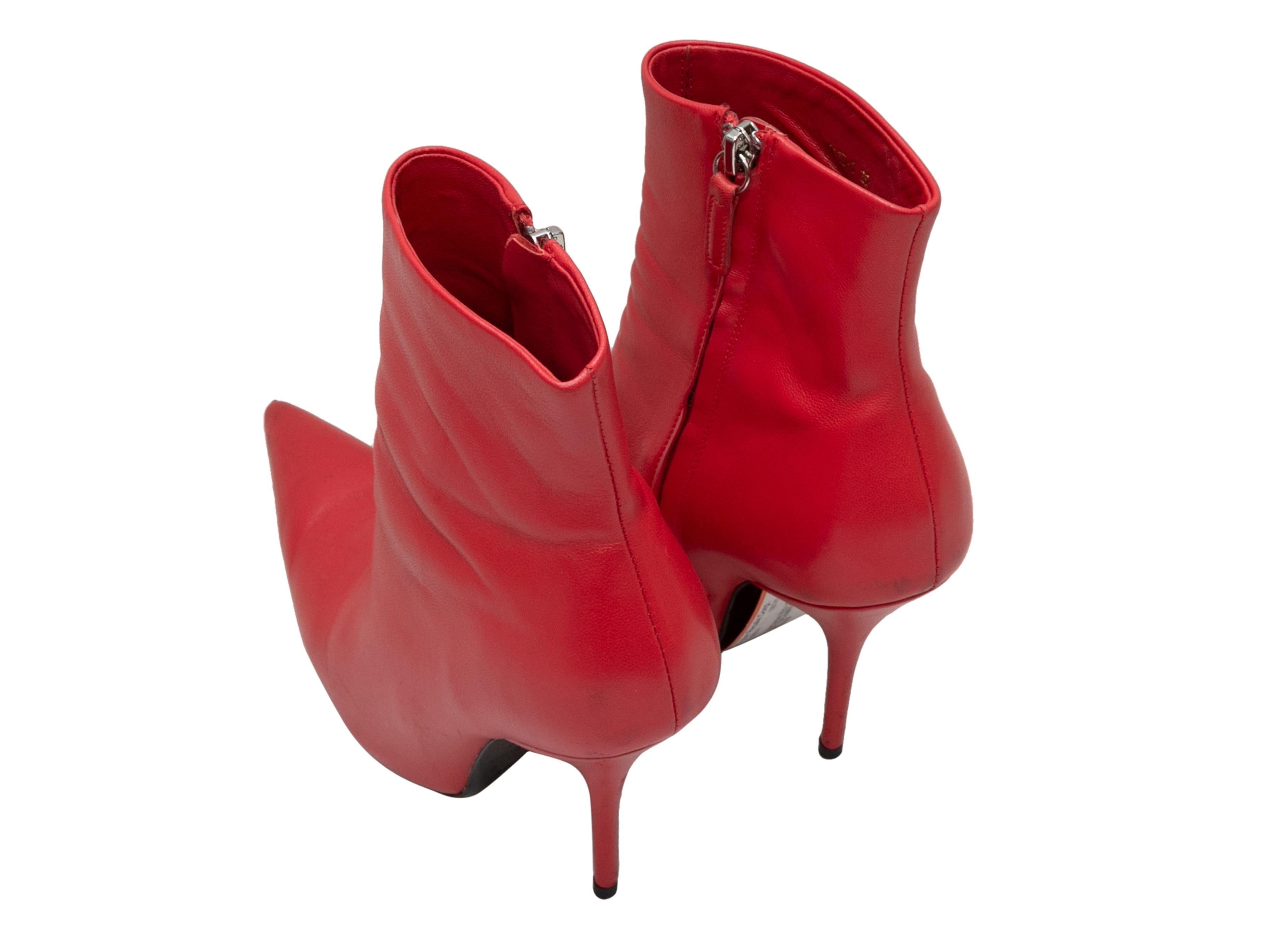 Red Balenciaga Pointed-Toe Leather Knife Ankle Boots Size 39 In Good Condition For Sale In New York, NY