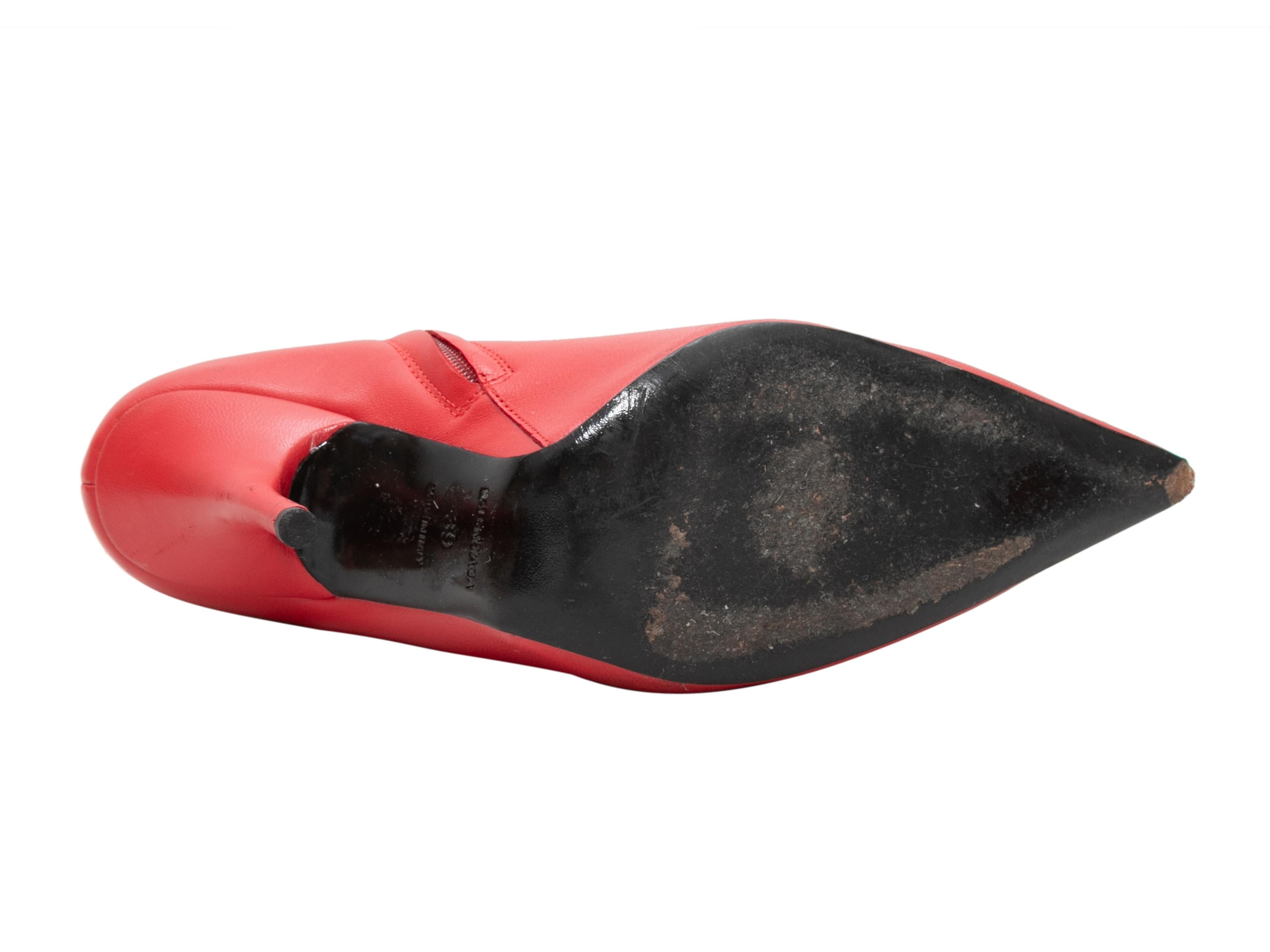 Red Balenciaga Pointed-Toe Leather Knife Ankle Boots Size 39 For Sale 1