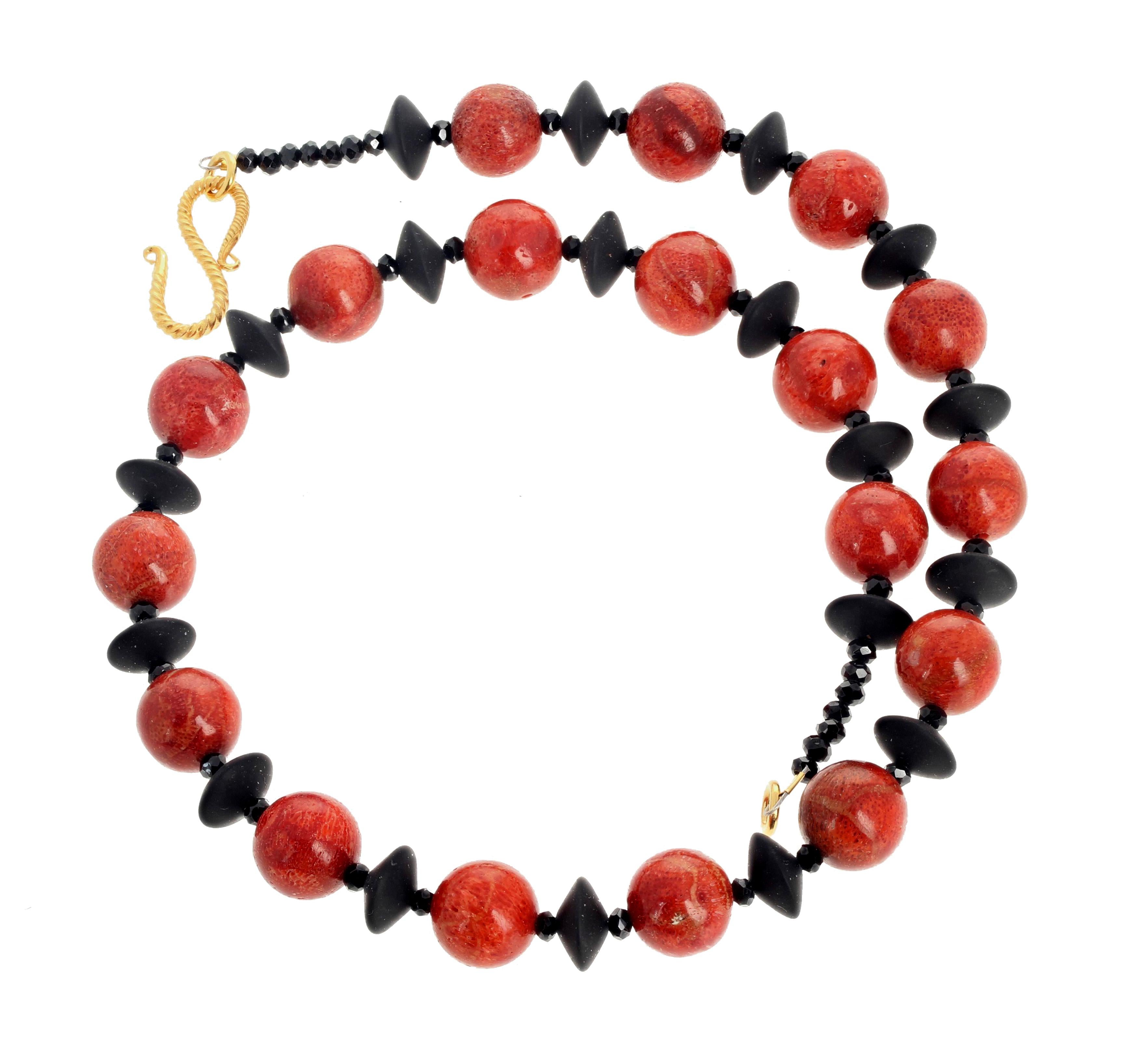 AJD Very Chic Real Red Bamboo Coral & Black Onyx Necklace In New Condition In Raleigh, NC