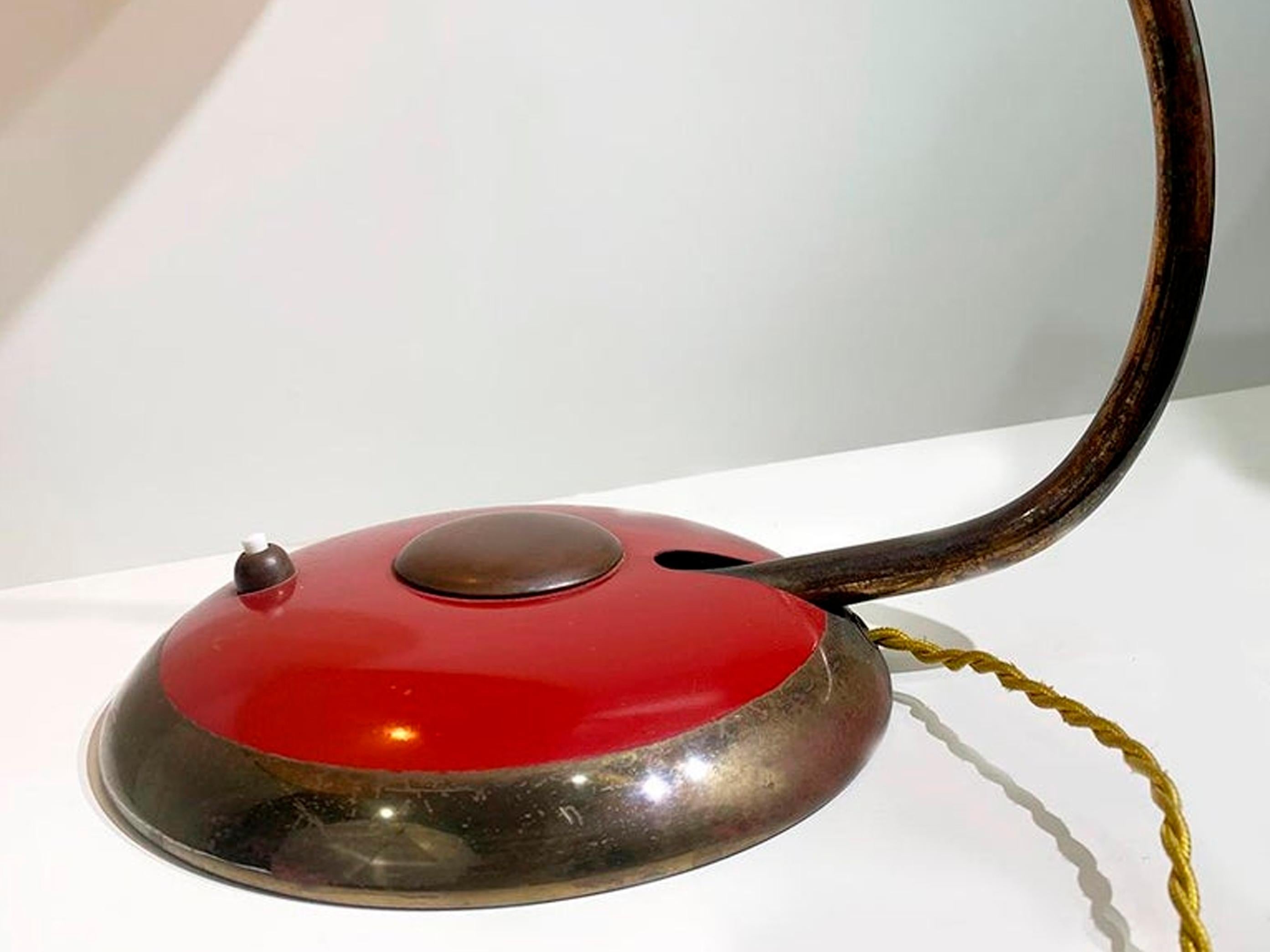 Rote Bauhaus-Schreibtischlampe von Helo Leuchten, Deutschland, 1940er Jahre (Stahl) im Angebot