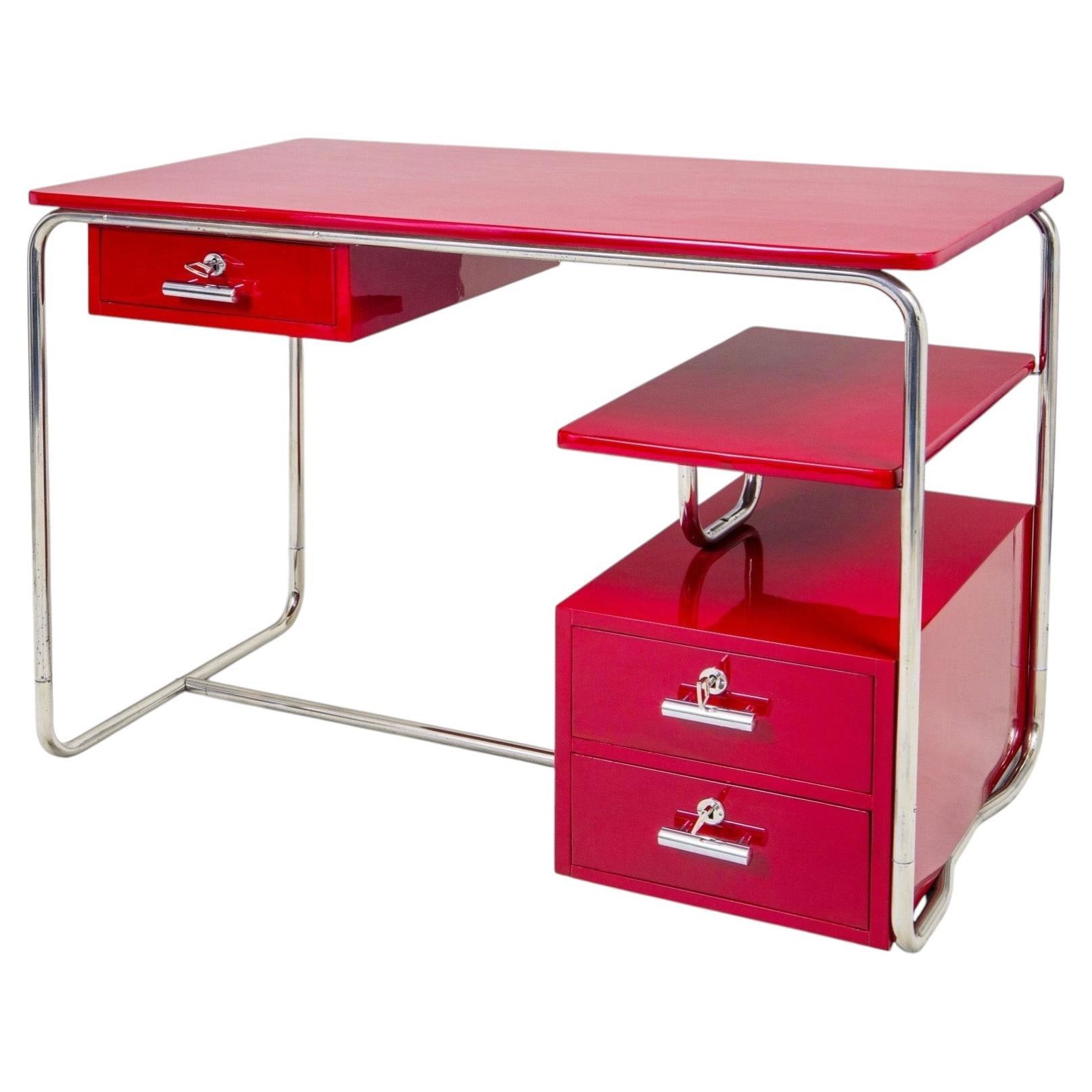 Bureau Bauhaus rouge, fabriqué en Allemagne dans les années 1930, restauré