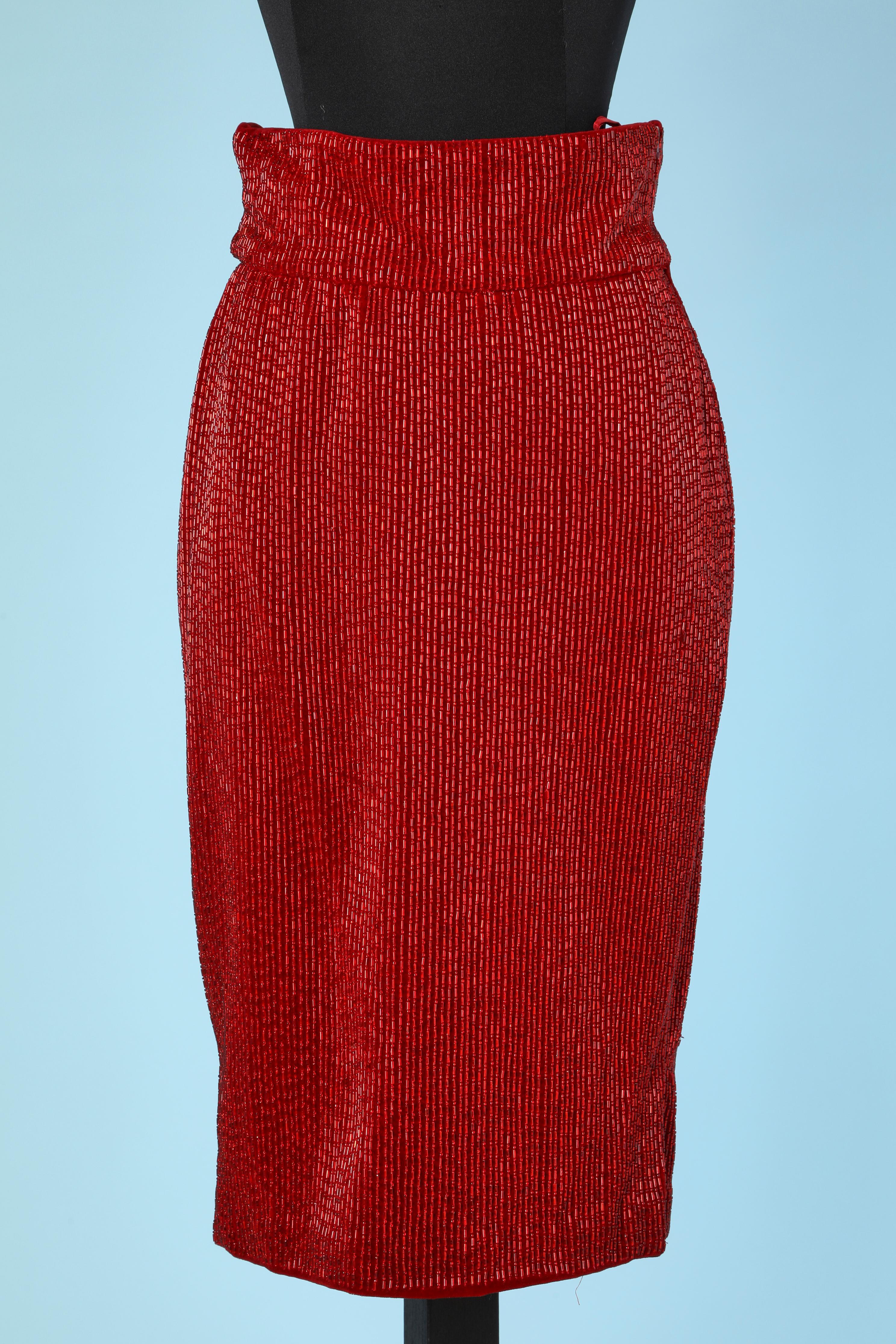 Red Beaded evening skirt Gianni Versace Sera In Excellent Condition For Sale In Saint-Ouen-Sur-Seine, FR