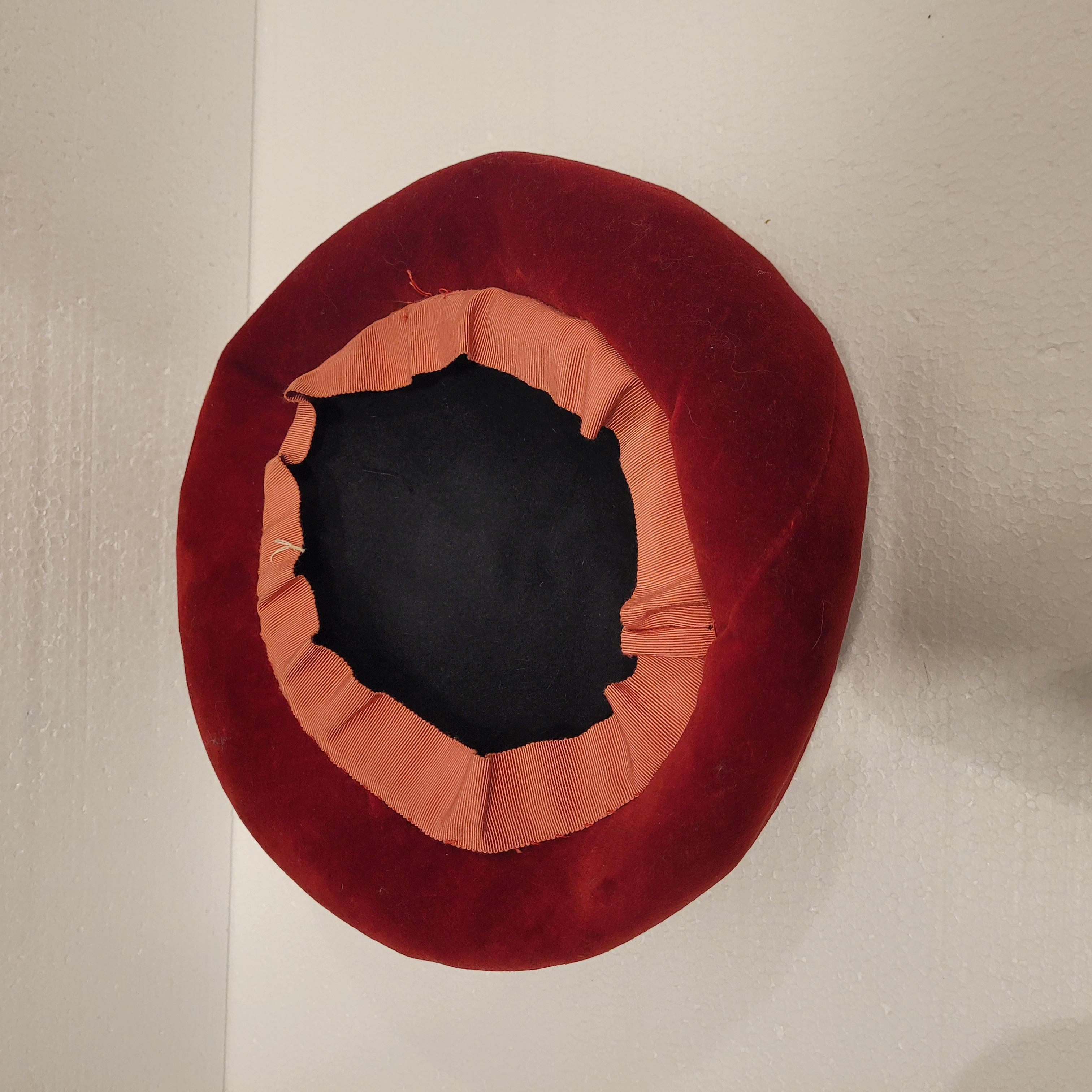 Gorro Boina Rojo Art Nouveau Francés, Terciopelo Rojo en venta 6