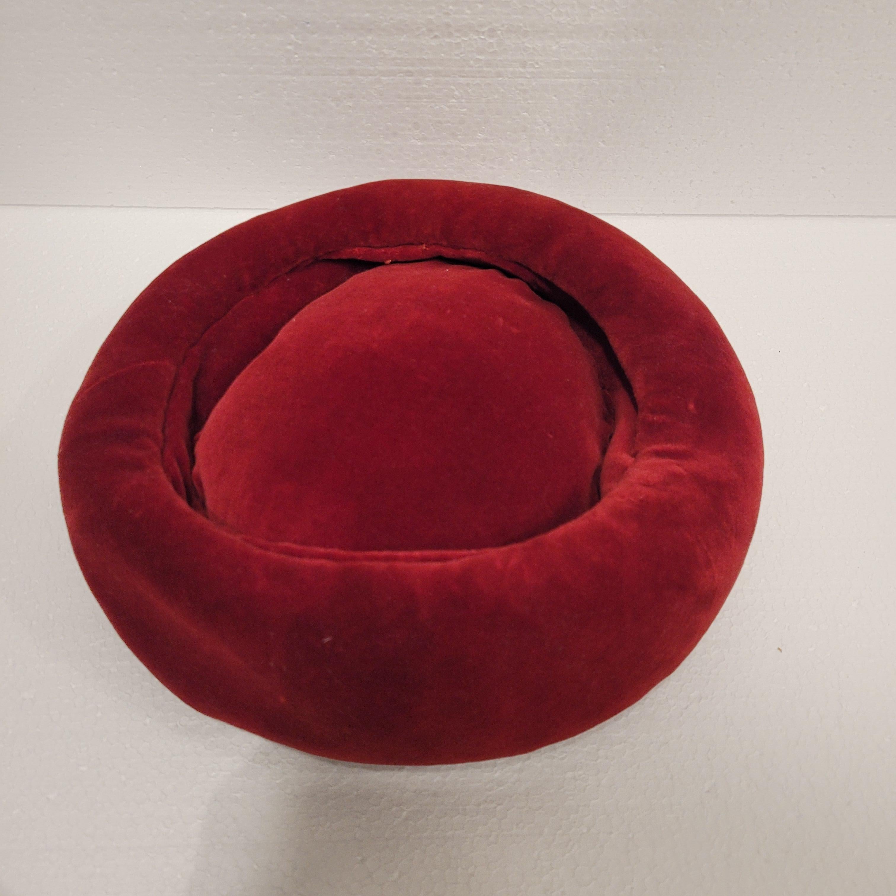Gorro Boina Rojo Art Nouveau Francés, Terciopelo Rojo en venta 7
