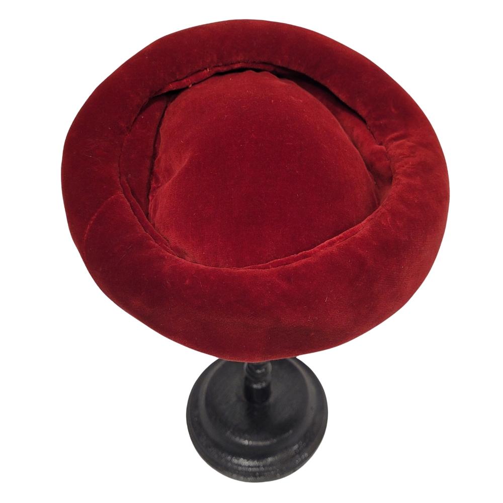 Gorro Boina Rojo Art Nouveau Francés, Terciopelo Rojo Negro en venta