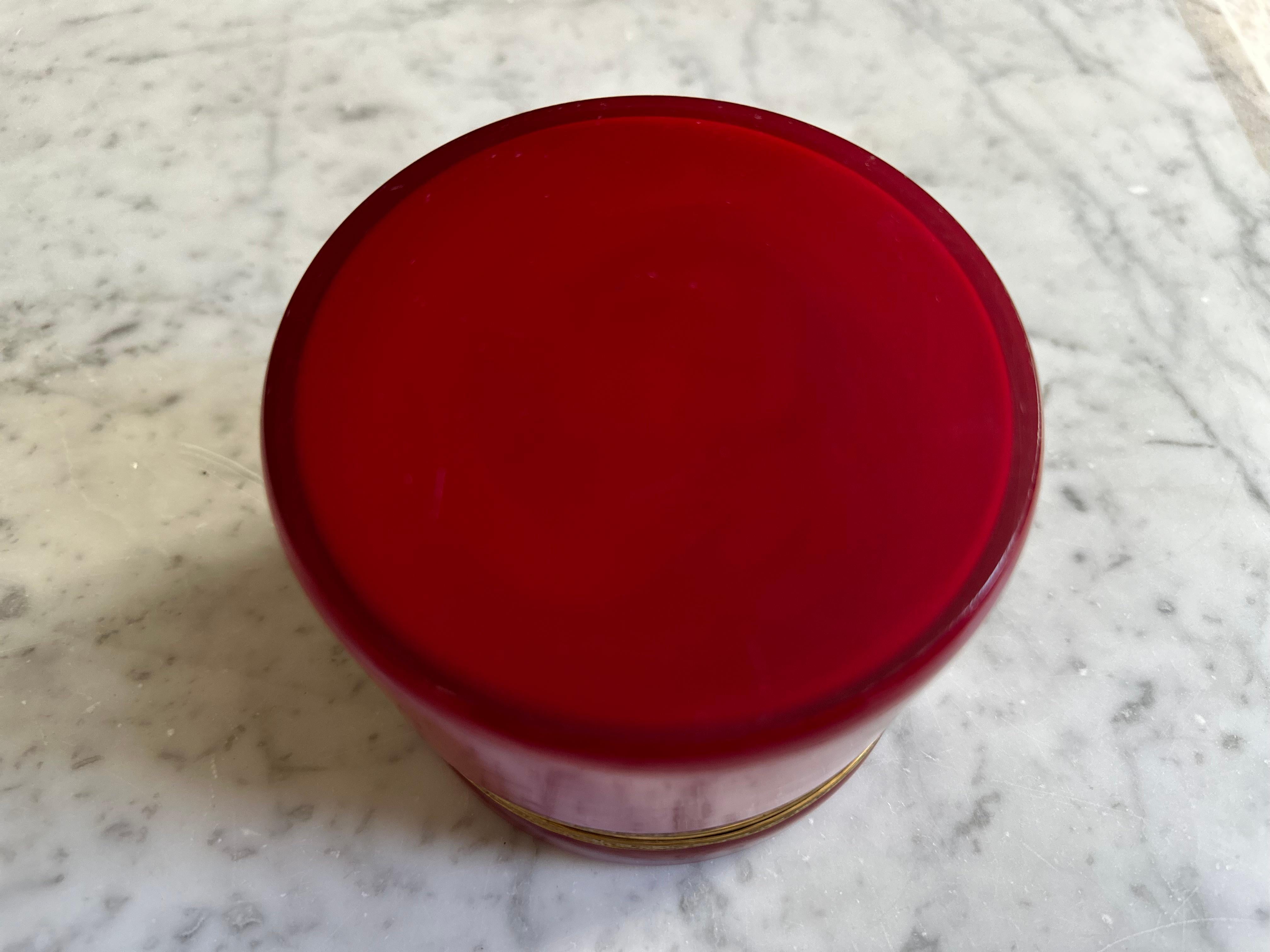 Caja con tapa Biedermeier roja de cristal superpuesto en venta 9