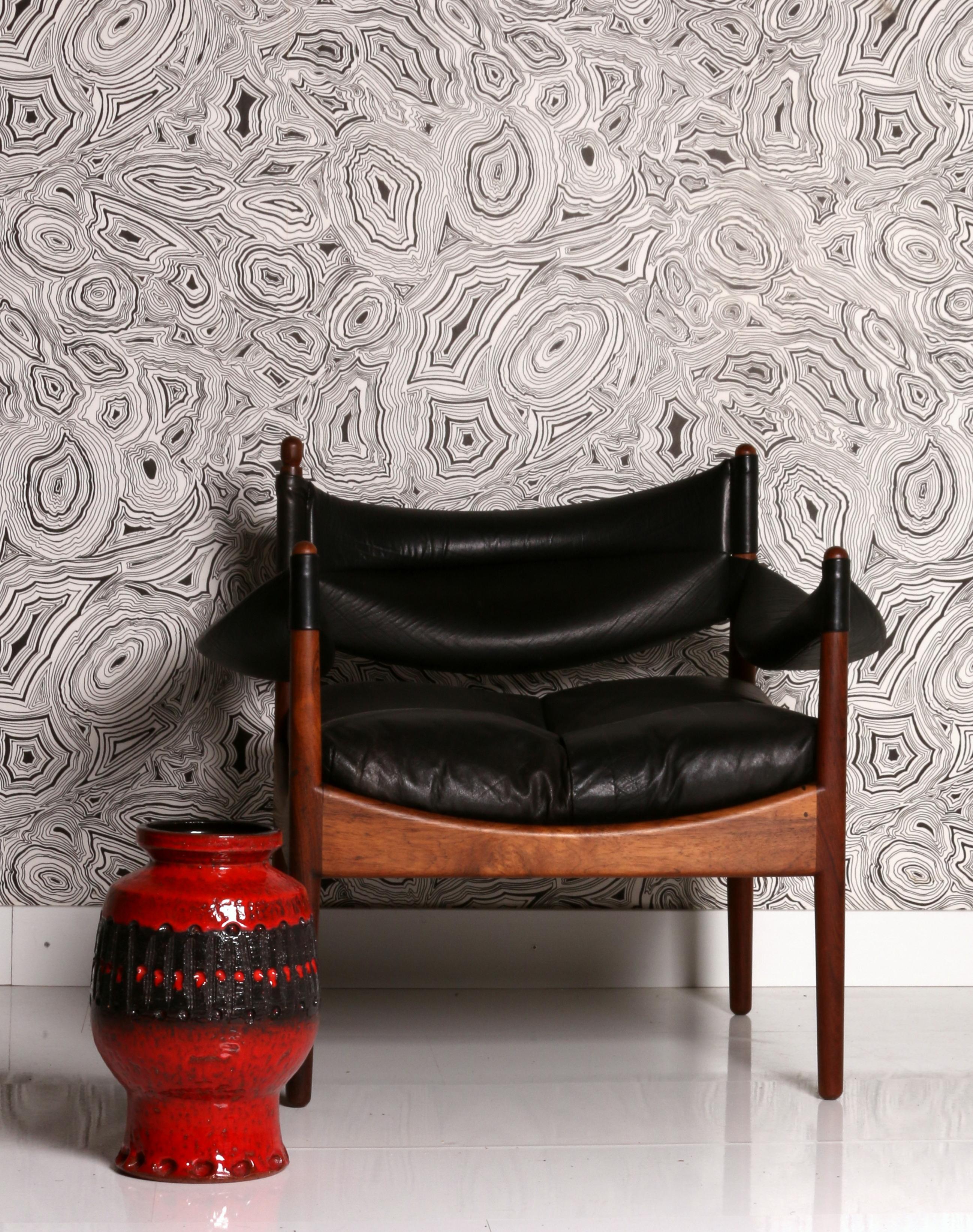 Poteries RED & BIG 1970 Danemark vase en lave émaillée, brutaliste et flashy, jeté à la main Danemark 70s en vente