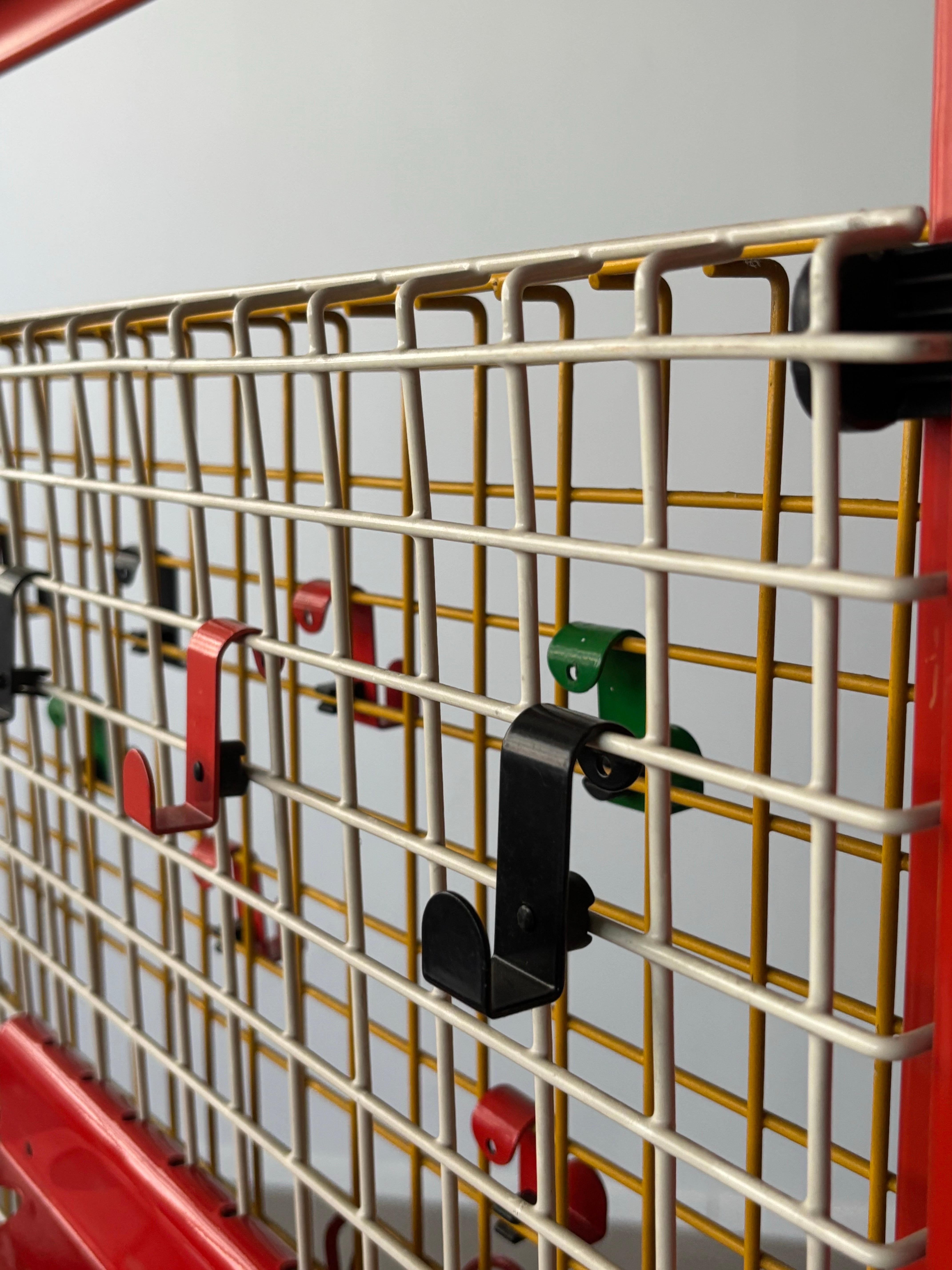 Red Binetta Organiser by Boccato, Gigante & Zambusi for Seccose, 1980s In Good Condition For Sale In Tel Aviv-Yafo, Tel Aviv District