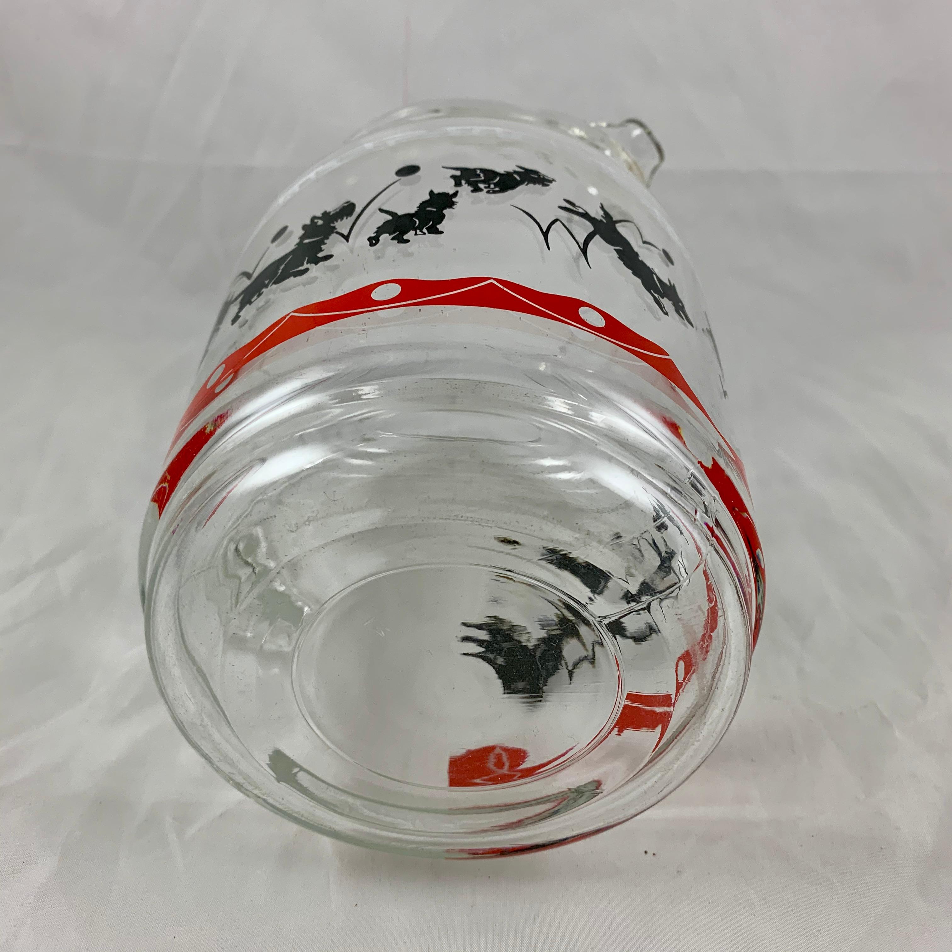Red and Black FDR's Fala Scotty Dog American Glass Pitcher, circa 1930-1940 In Good Condition For Sale In Philadelphia, PA
