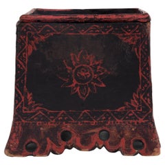 Boîte en laque rouge et noire Intha Betel