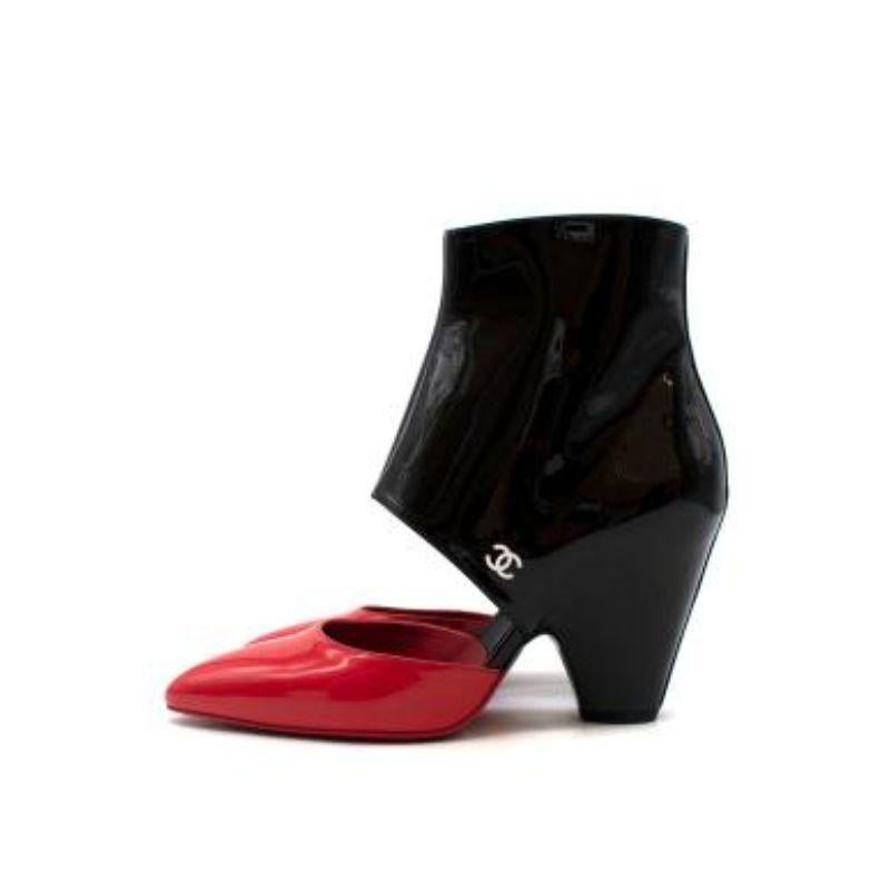 Red & Black Patent Calfskin Cut-Out Booties In Excellent Condition For Sale In London, GB