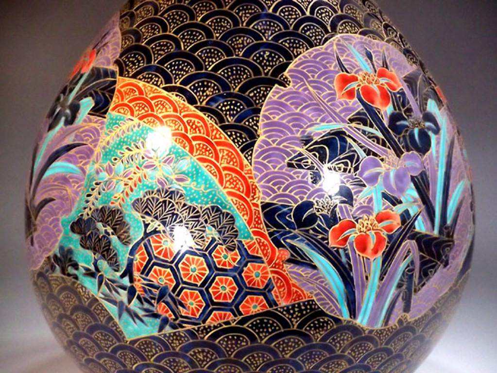 Gilt Japanese Large Red Black Porcelain Vase by Contemporary Master Artist For Sale